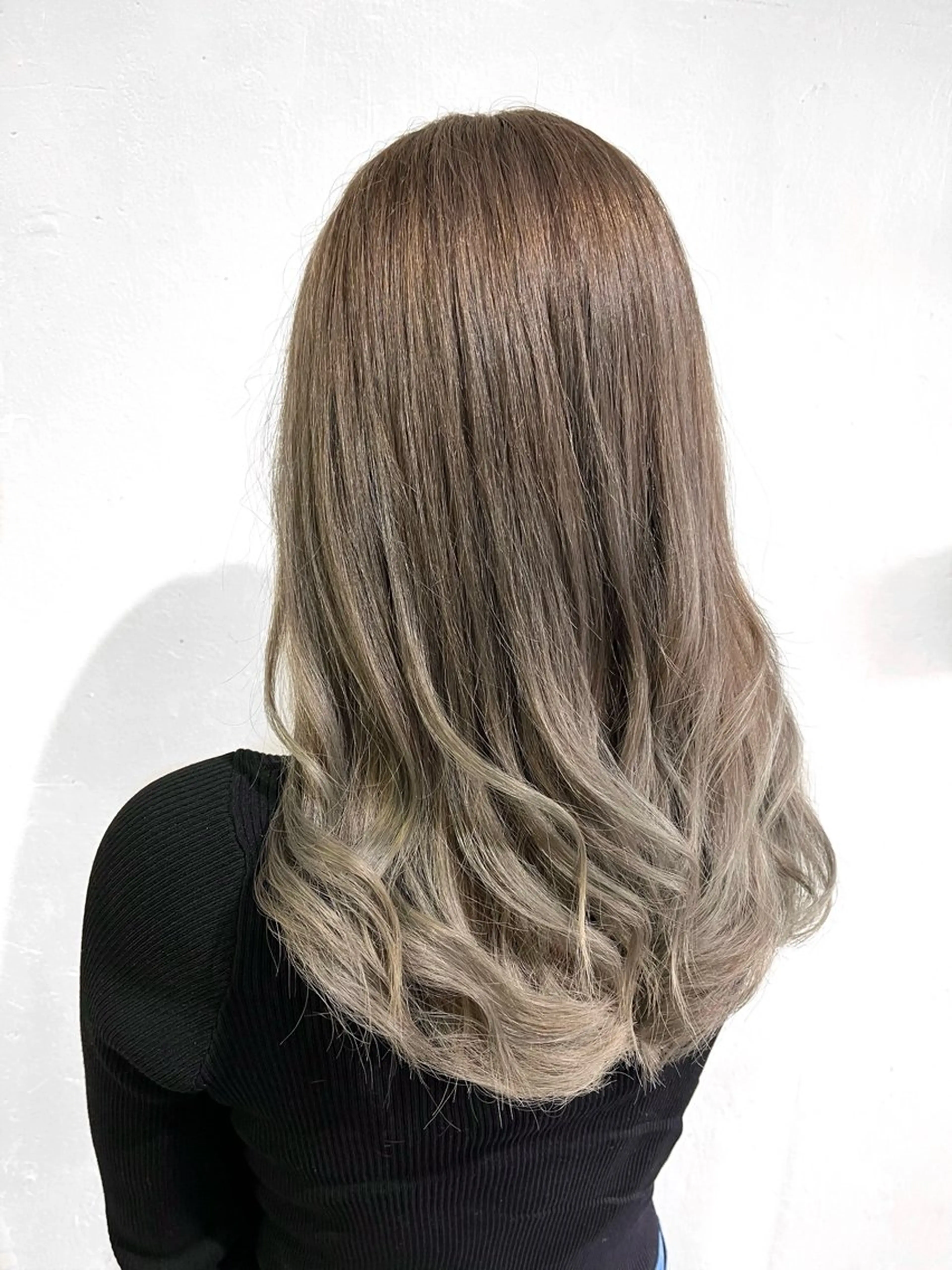 〔ブリーチデザインカラー🌟(グラデーション、インナーカラーなど)🌿〕ケアブリーチ&デザインカラー&ナノスチームTrの写真