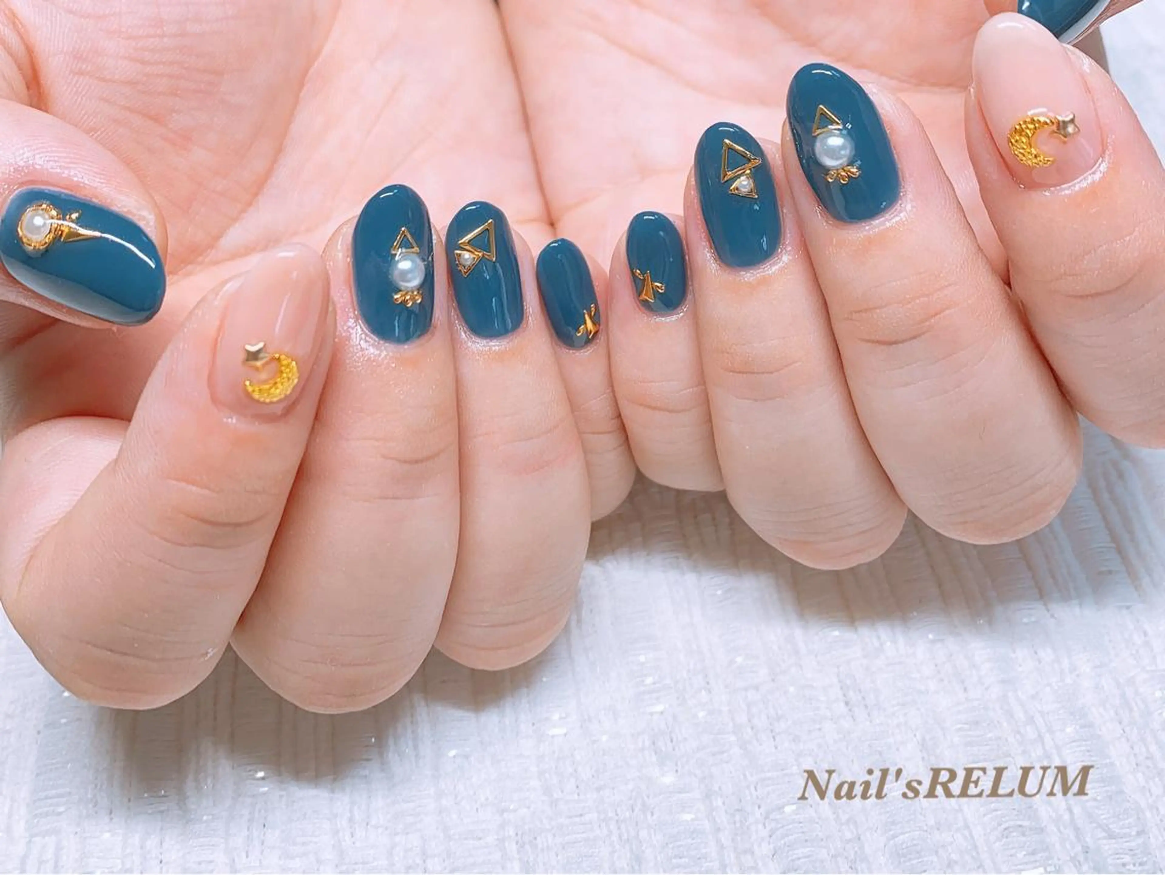 ネイル 持ち込み THECOLORS所属・近貞 莉奈のネイルデザイン