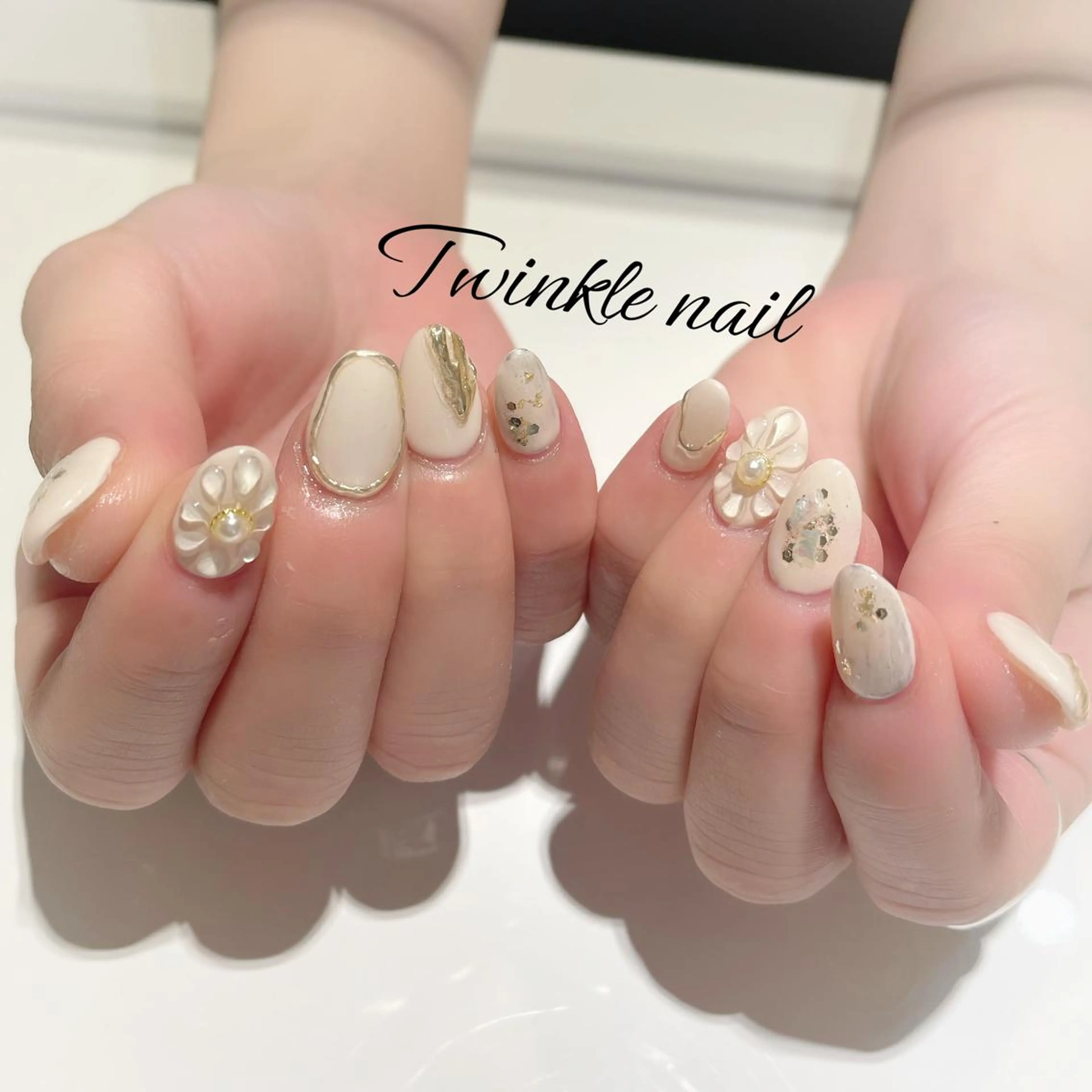 ネイル ハンドネイル ハンドケア 中井 綾香の眉毛・アイブロウイメージ