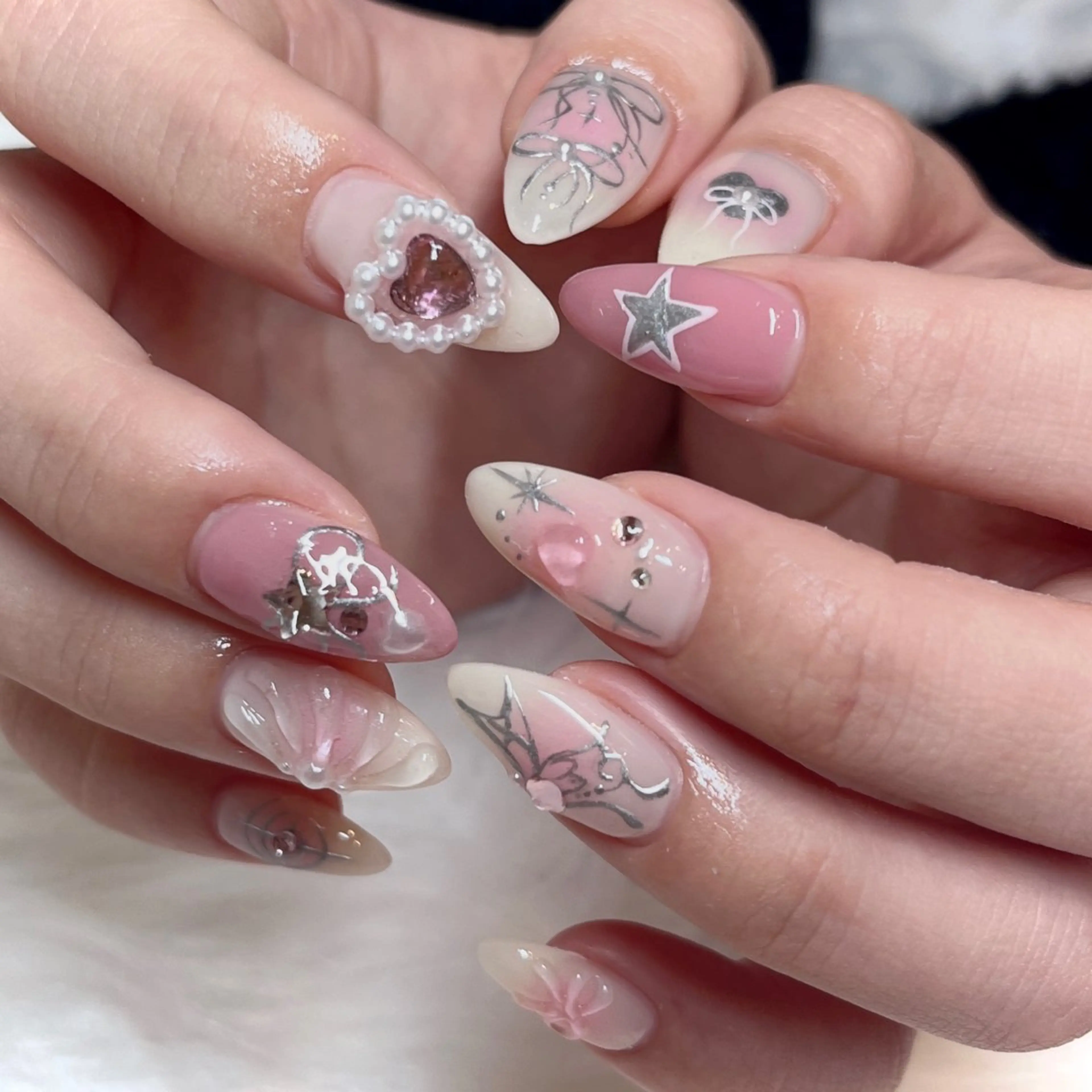 手描き🎨10本アートし放題🤍【オフ・ケア込み】の写真