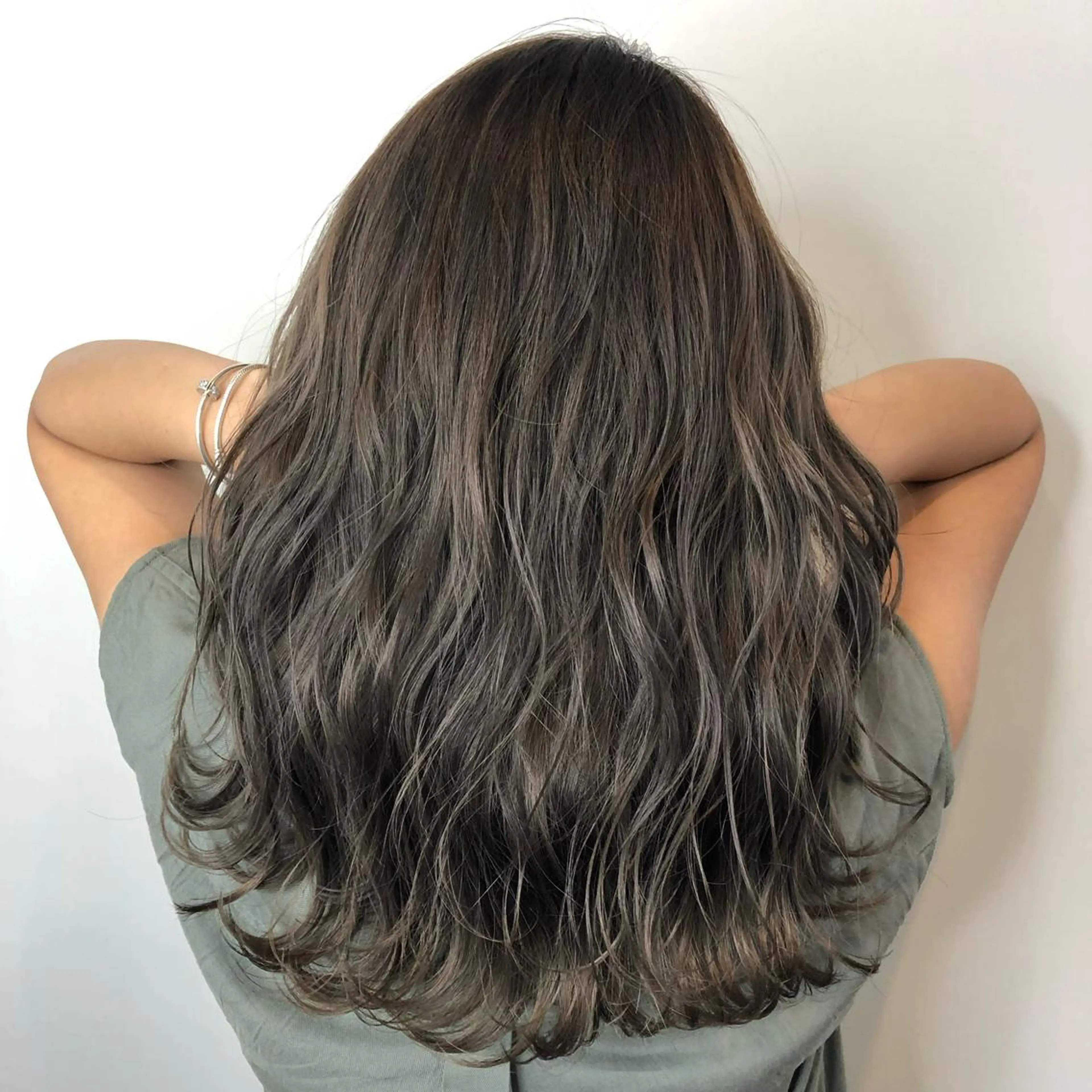 ロング カラー toki所属・山城 直美の眉毛・アイブロウイメージ