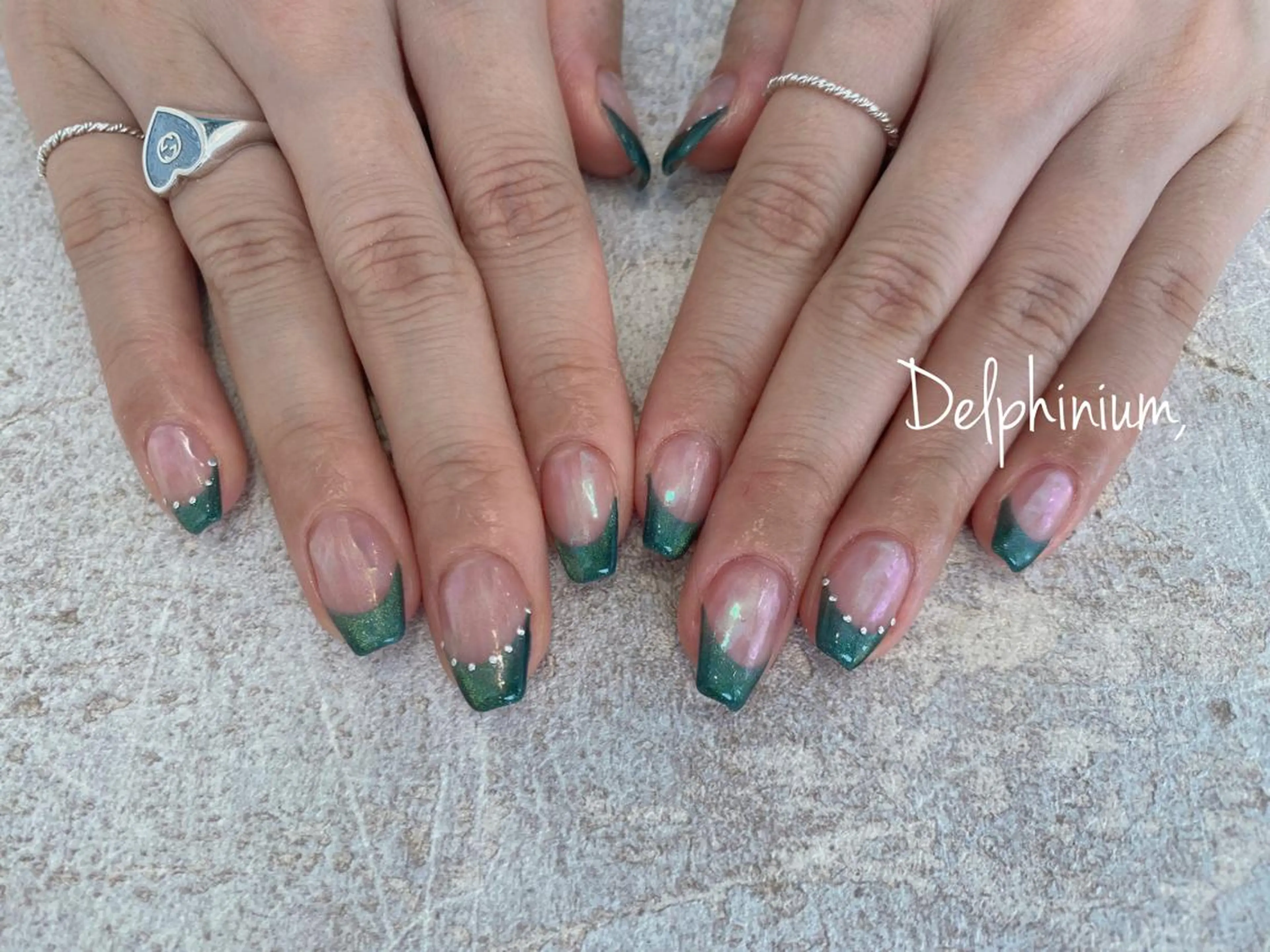 ネイル クリアネイル フレンチネイル ラメ(グリッター) マグネットネイル 持ち込み ハンドネイル 岡本 友恵のネイルデザイン