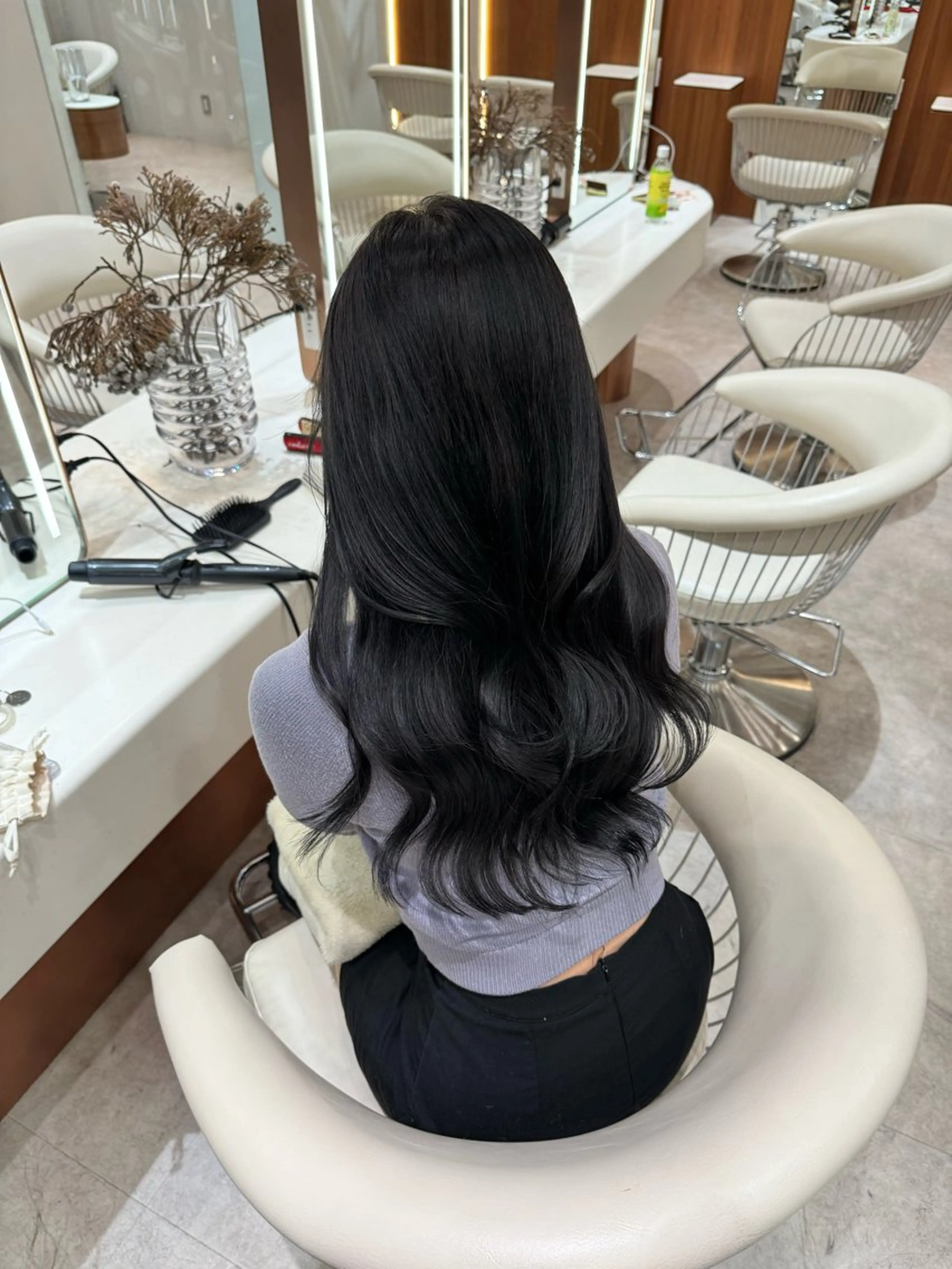 ロング カラー 黒髪 ダークグレー ダークグレージュ グレージュ 韓国風ヘア カット ヘアカラー トリートメント ヘアセット 韓国レイヤー🇰🇷 韓国研修◎渋谷カイトのヘアスタイル