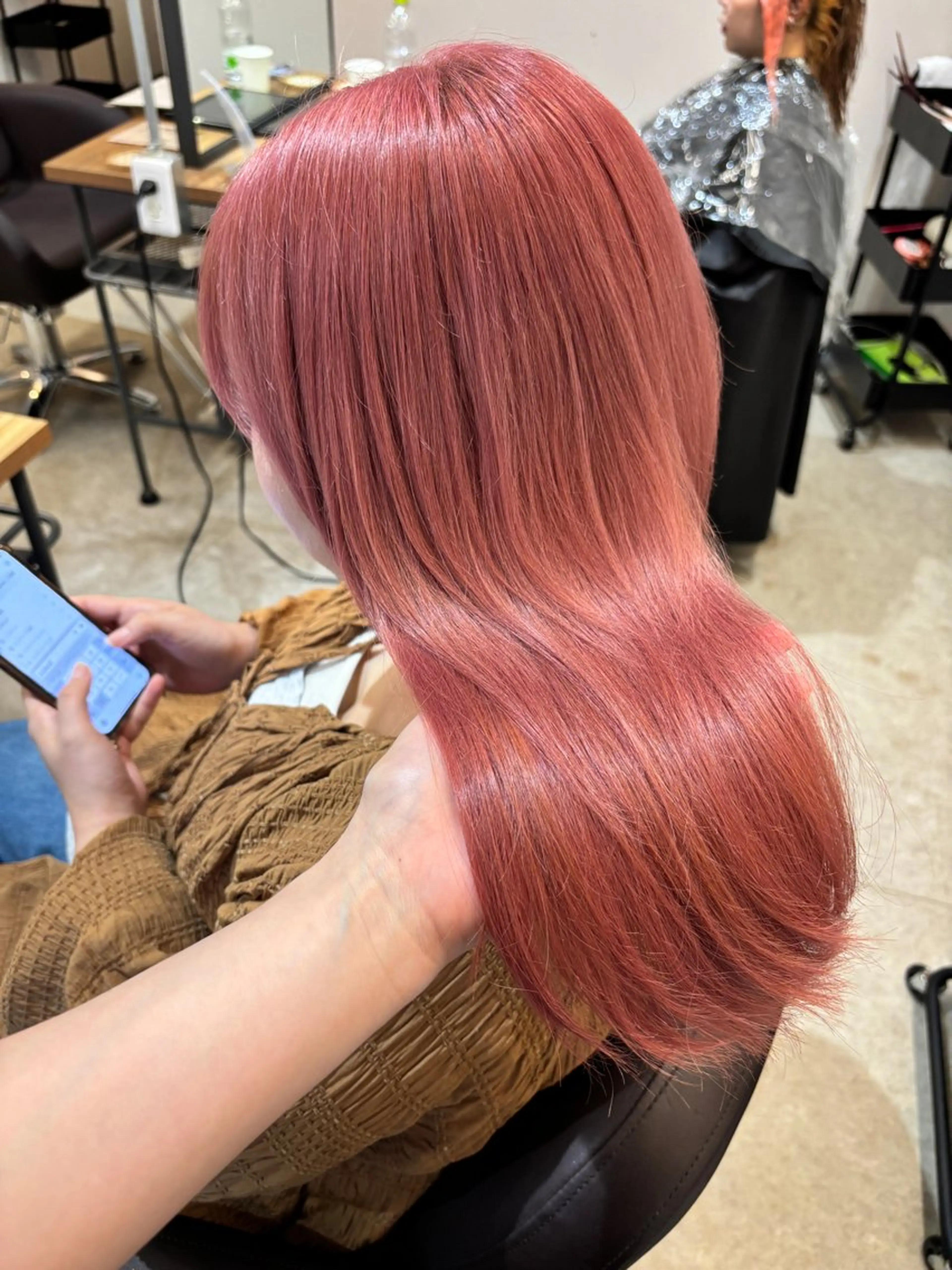 セミロング ヘアカラー ブリーチカラー🤍 髪質改善🌟のヘアスタイル