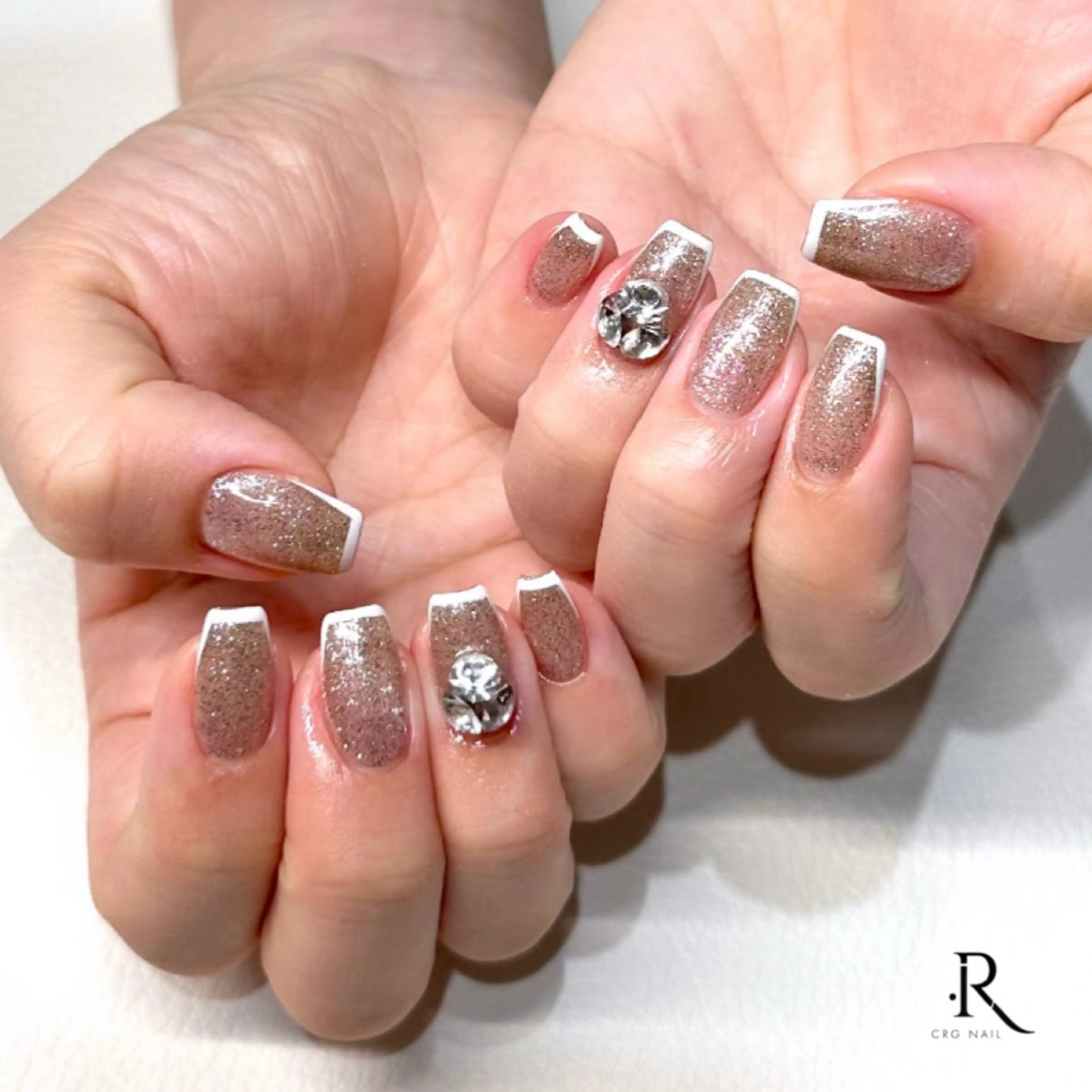 ネイル フレンチネイル ラメ(グリッター) シンプルネイル ハンドネイル 美フォルム✨ CRG　RURIのネイルデザイン