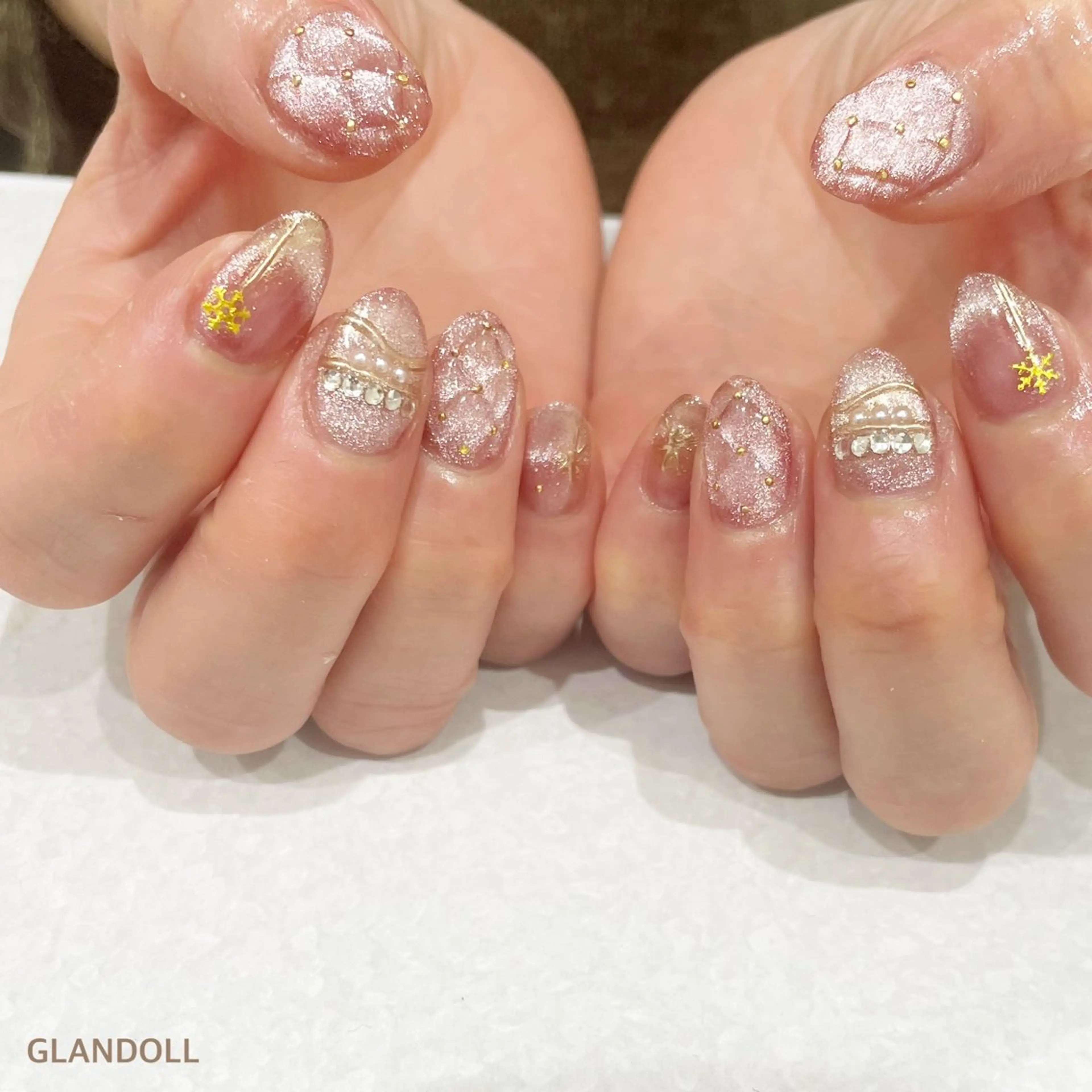 ネイル キラキラネイル 冬ネイル ハンドネイル GLANDOLL YURIのネイルデザイン
