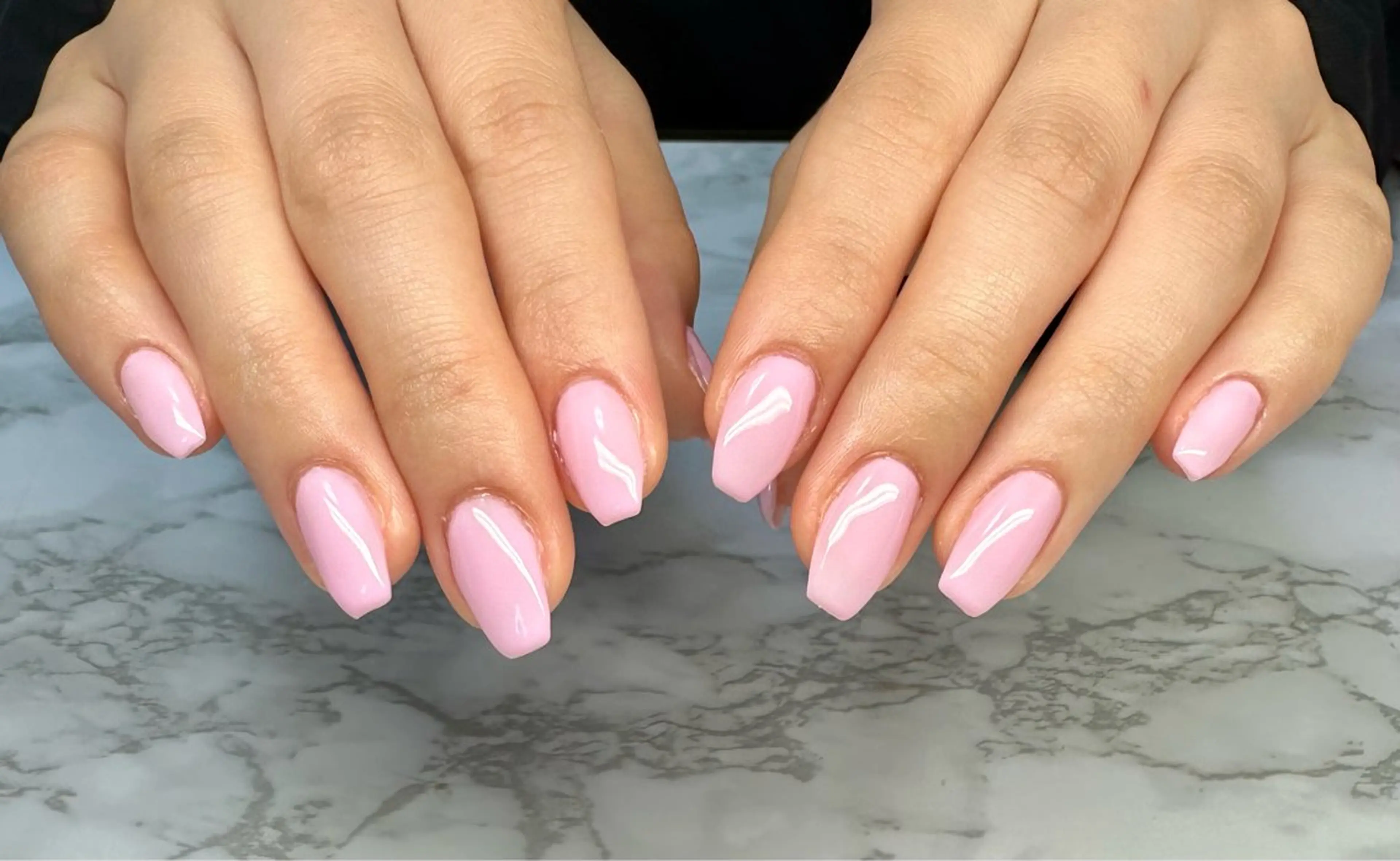ネイル オーロラネイル ニュアンスネイル ワンカラーネイル 夏ネイル M.N_ nailのネイルデザイン