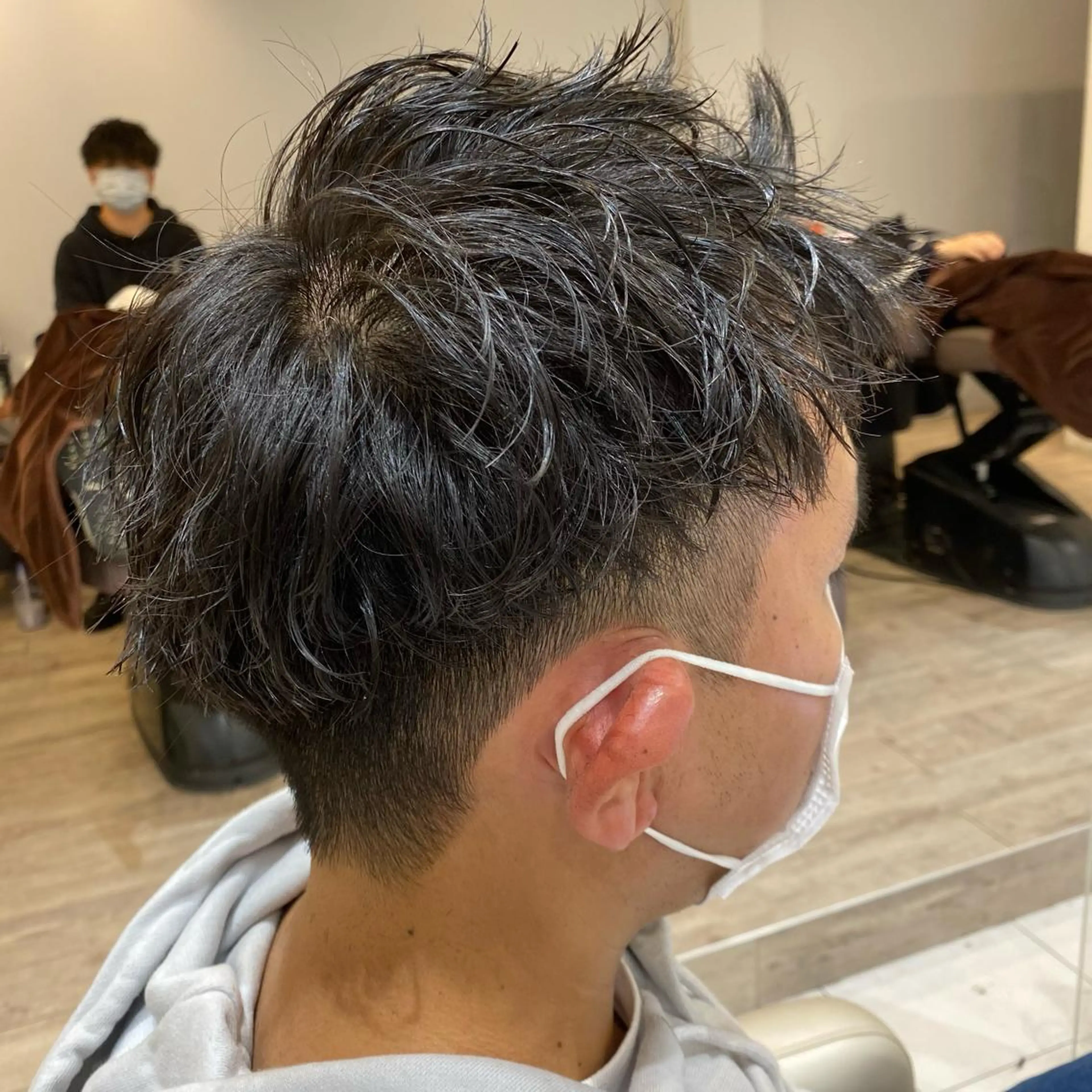 メンズ メンズパーマ メンズツイストパーマ 波巻きパーマ ツイストパーマ カット メンズサロンGRIT 店長　深山一平のヘアスタイル