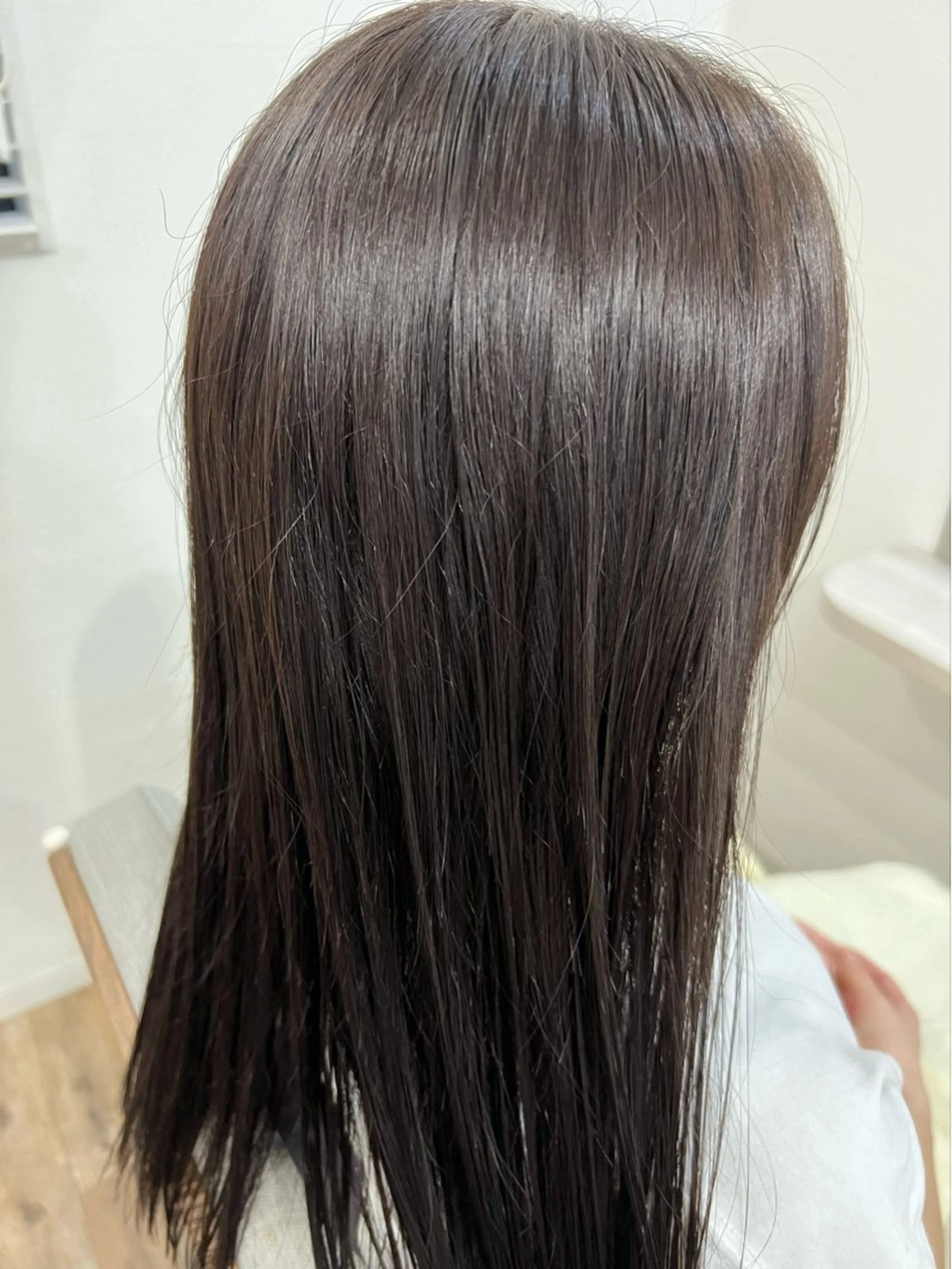 ロング カラー アッシュ アッシュブラウン ブラウンカラー ラベンダーカラー 縮毛矯正 似合わせ／ショート 菊田のヘアスタイル