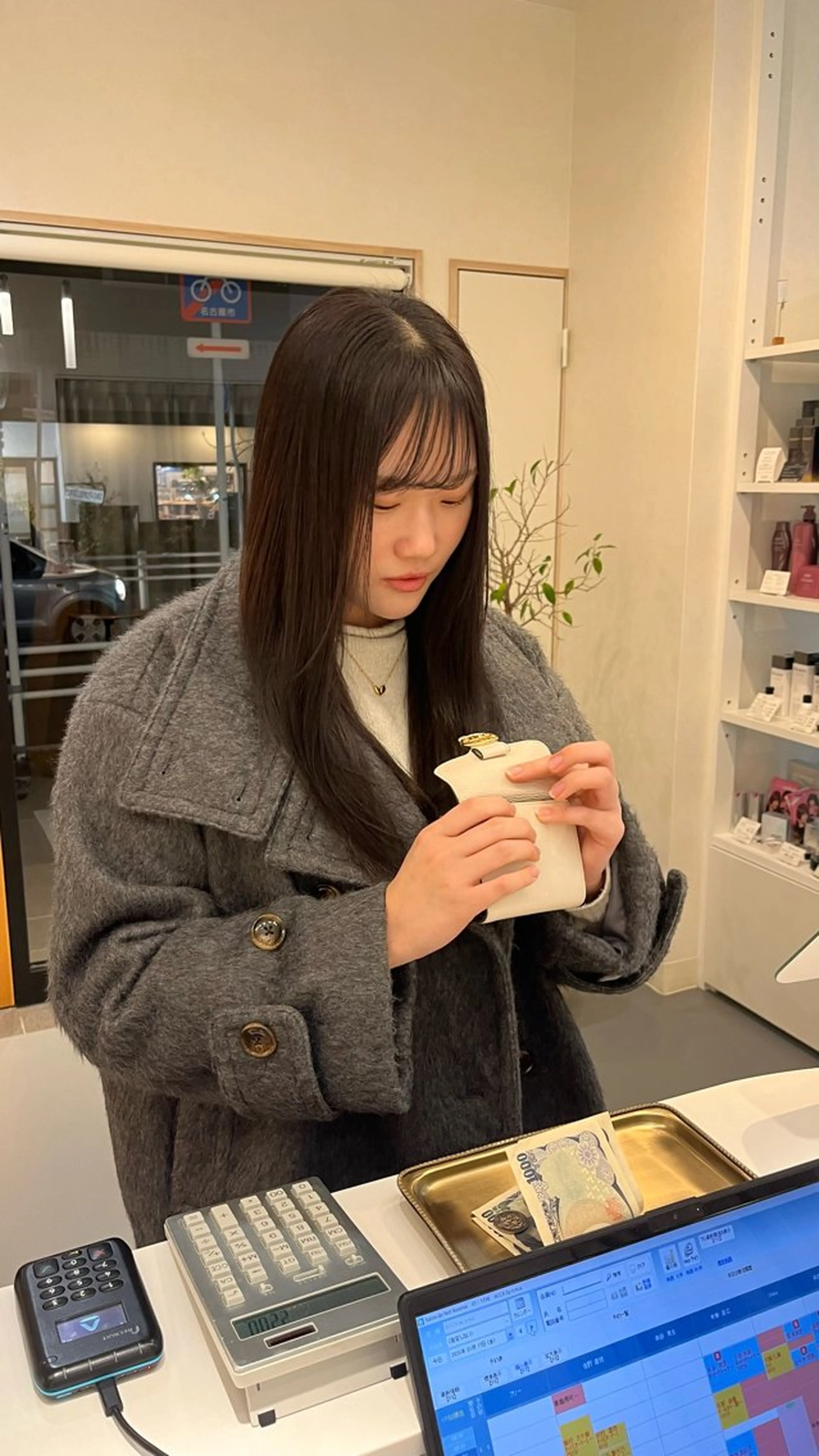 ロング カラー 米澤 奈央のヘアスタイル