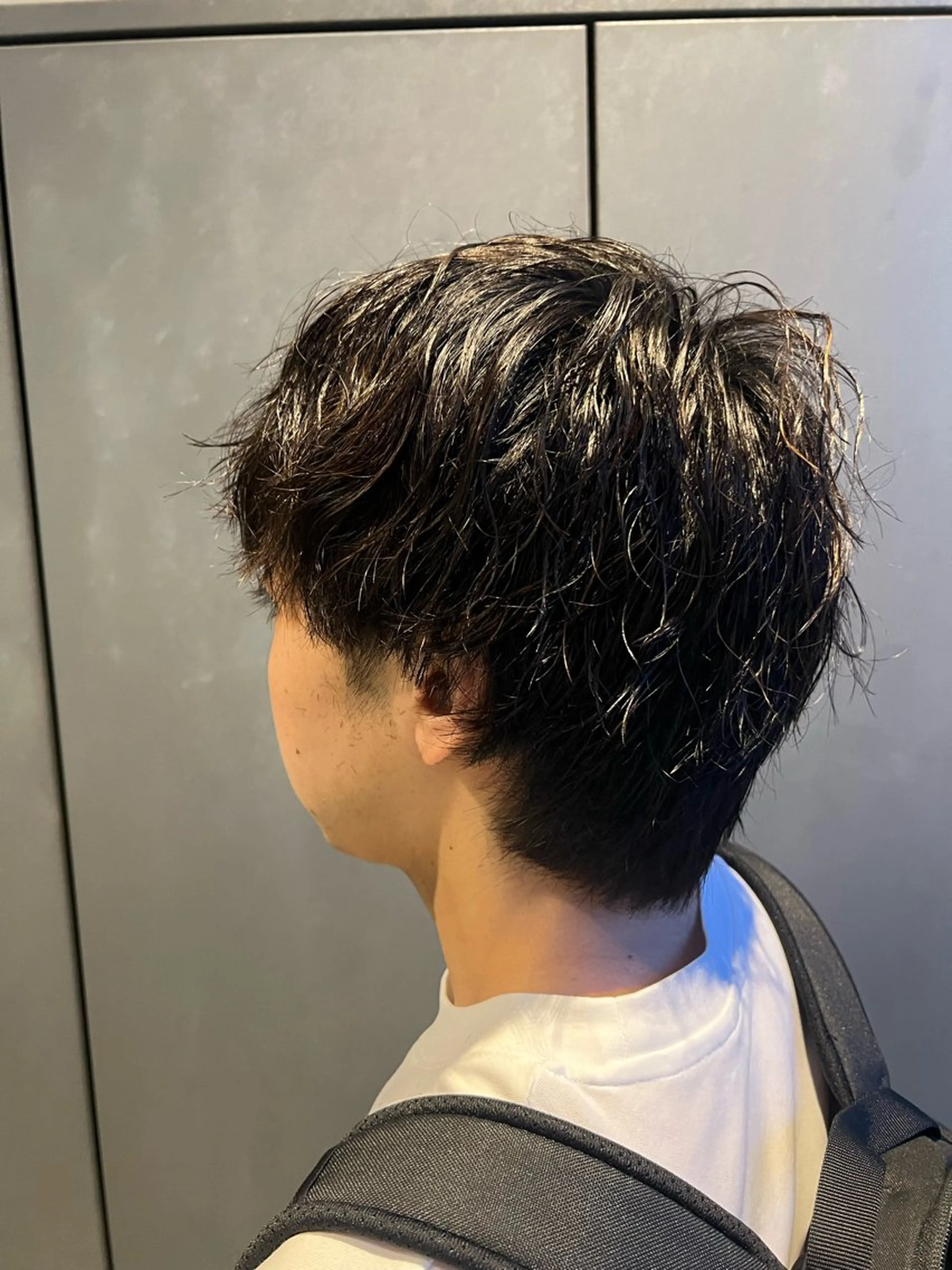 メンズ ダブルカラー寒色系 ボリューム改善ハヤトのヘアスタイル