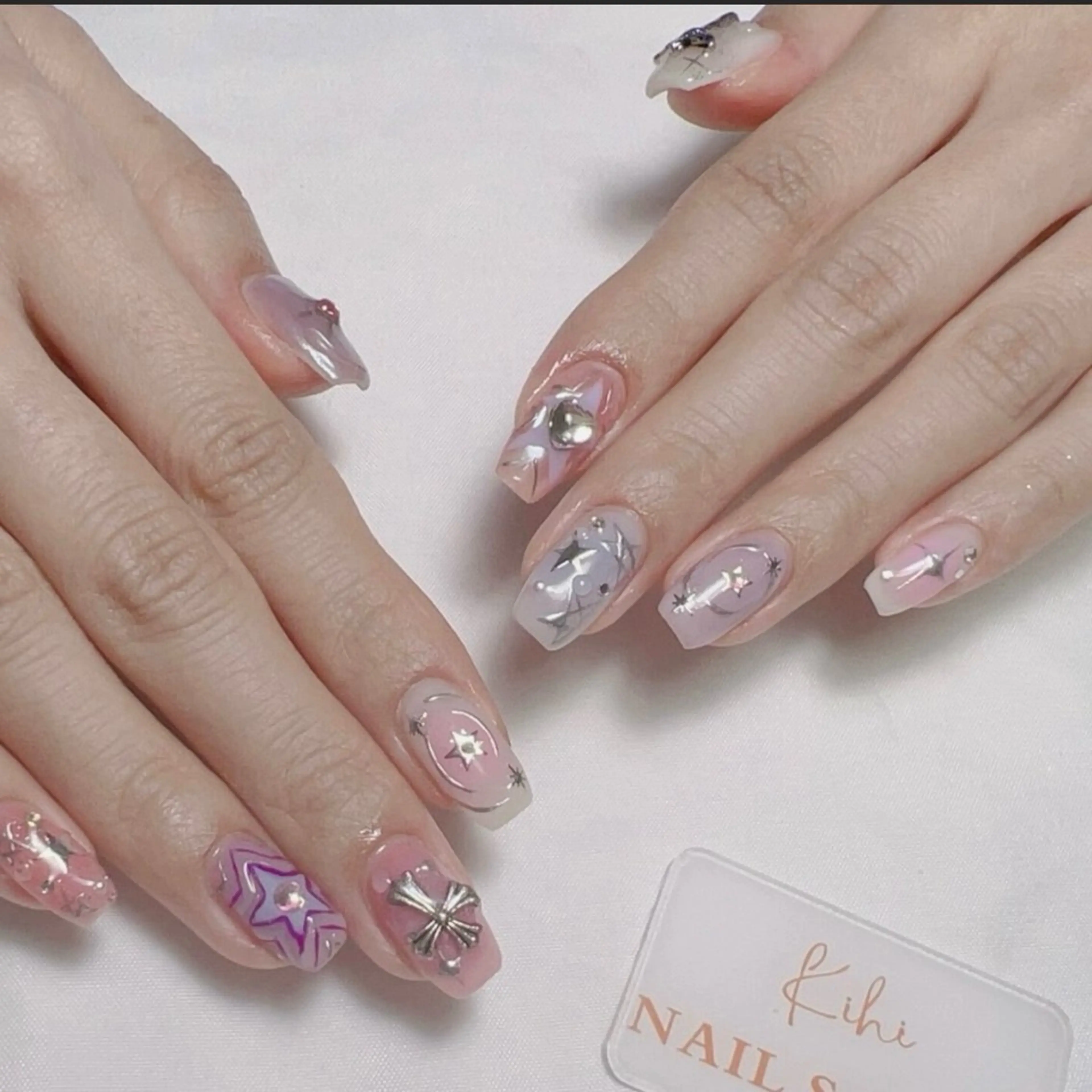 ネイル アートネイル フレンチネイル ジェルネイル グラデーション 韓国ネイル ハンドネイル ハンドケア さくら💮💮 【オフ無料】のネイルデザイン