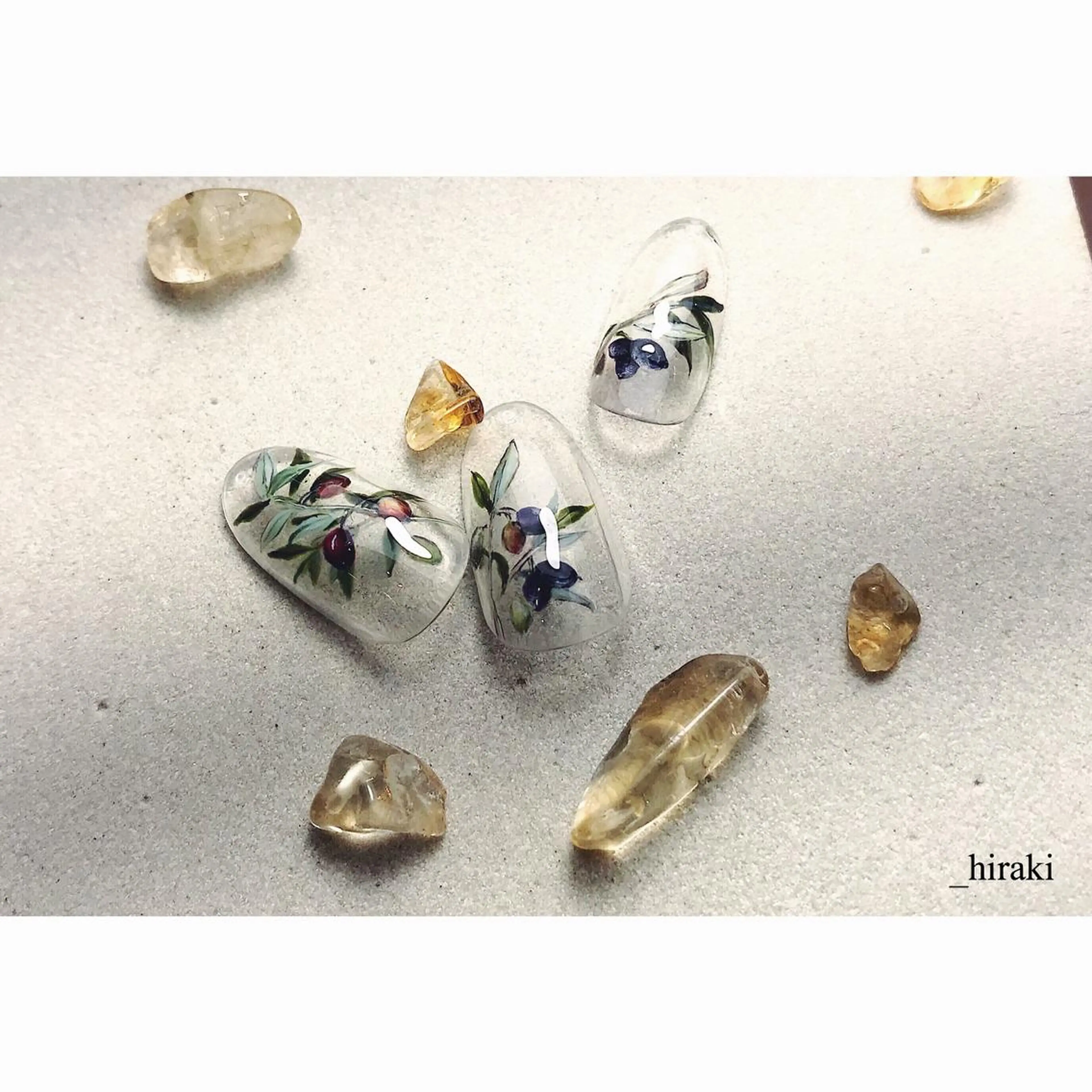 ネイル nail atelier AMBER所属・saori .の眉毛・アイブロウイメージ