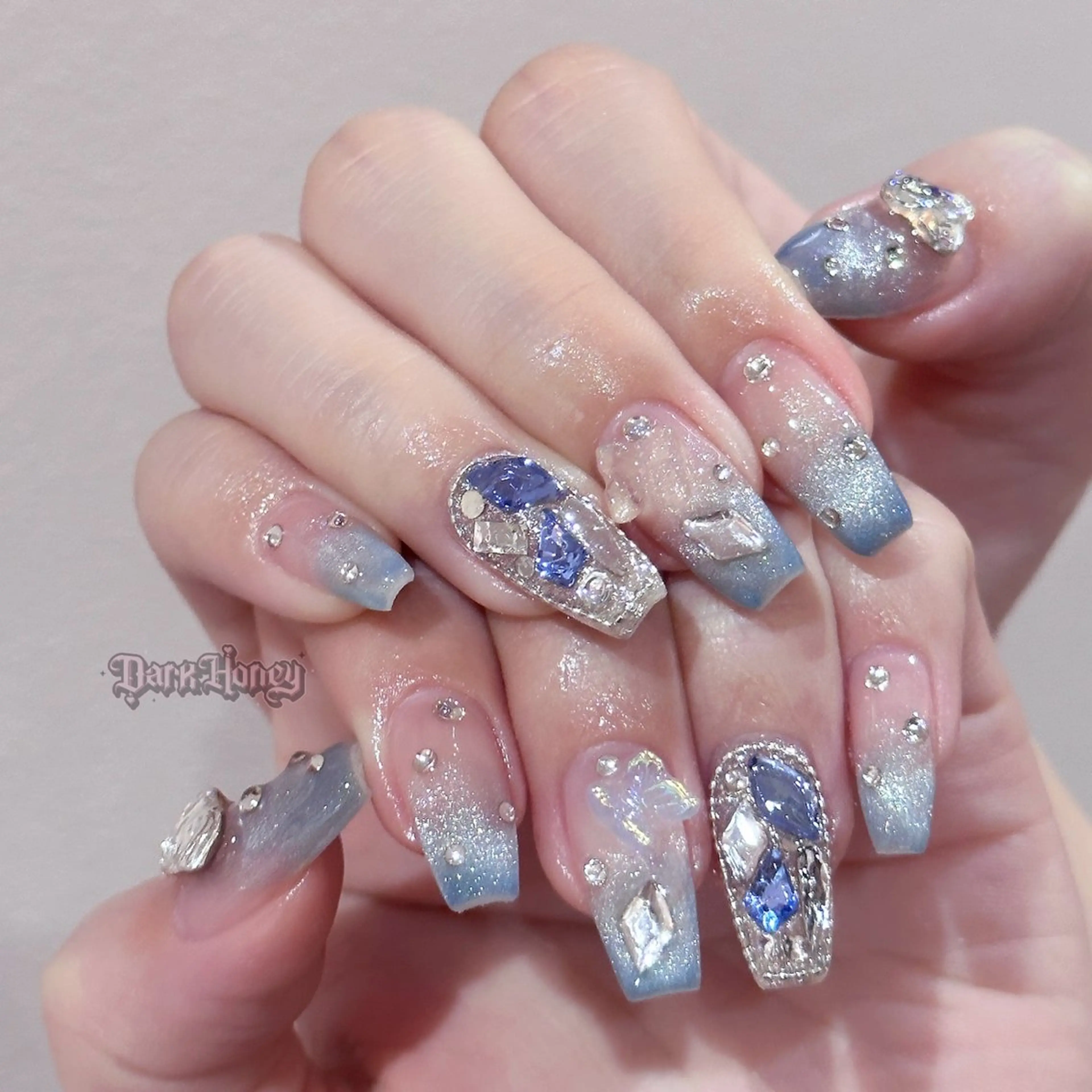 ネイル Dark honey スカルプ専門原宿店のネイルデザイン