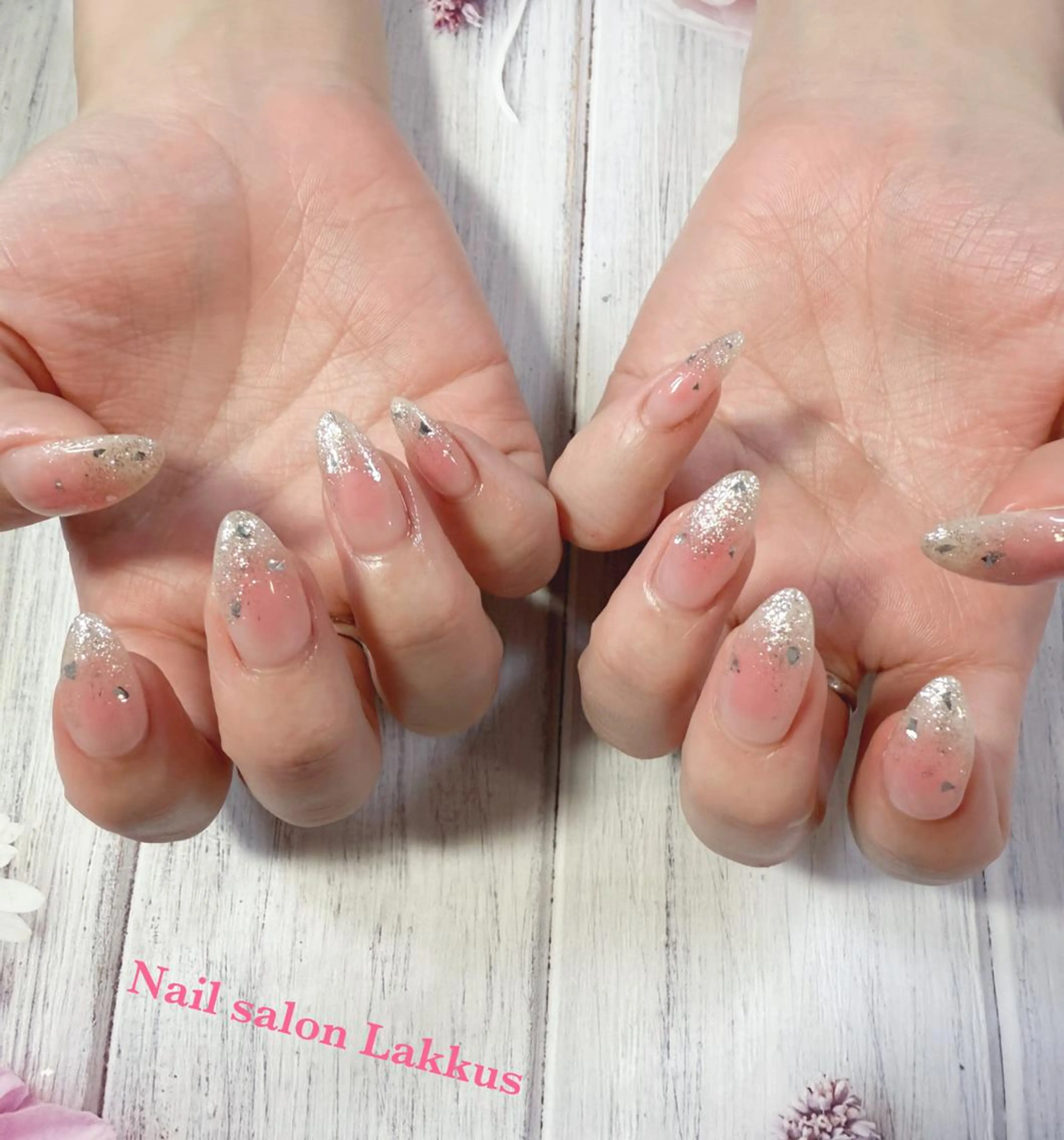 ネイル チークネイル Lakkus T－CHIのネイルデザイン