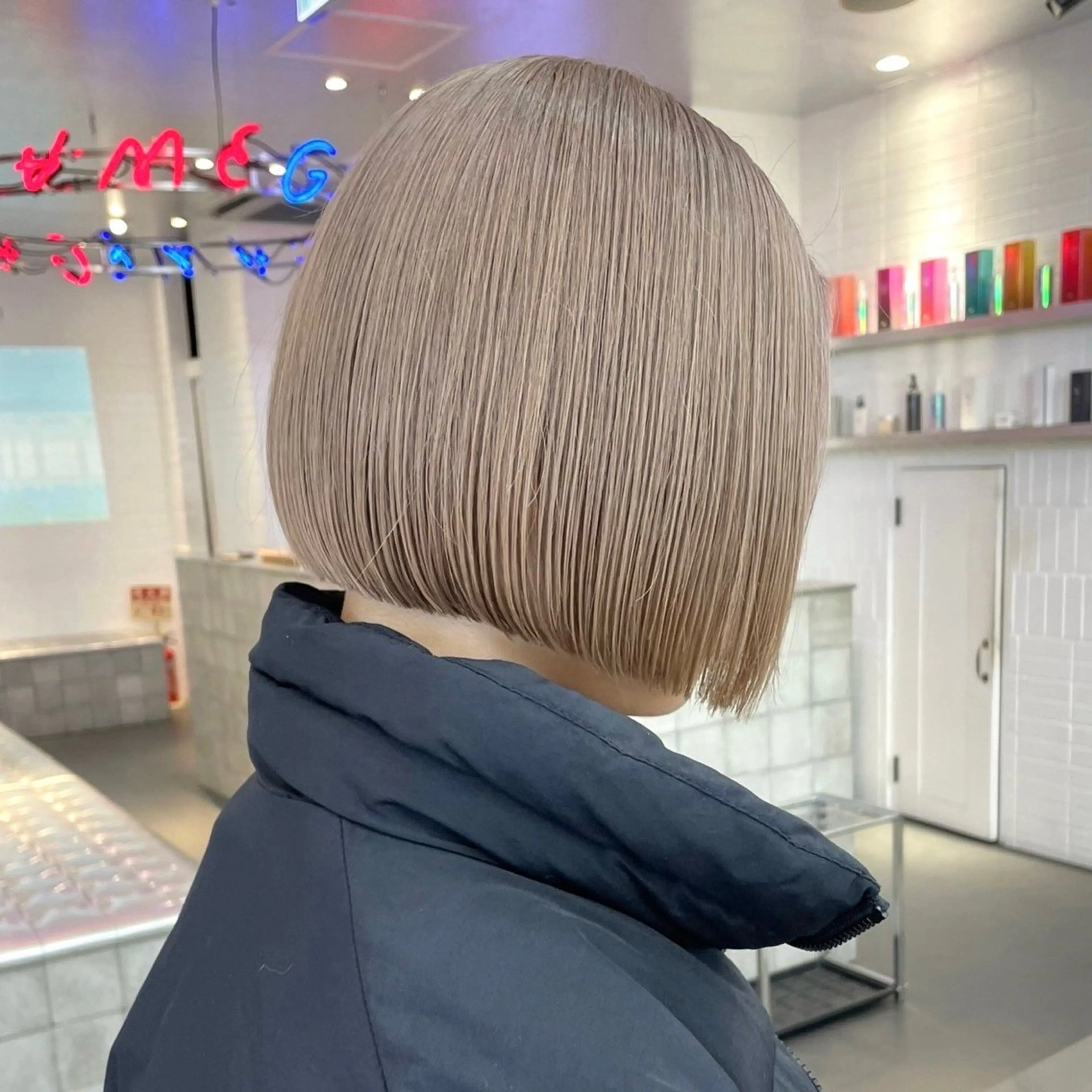 ショート カラー ベージュカラー カット ヘアカラー 🎀ハイトーン🎀 ケアブリーチmikuのヘアスタイル