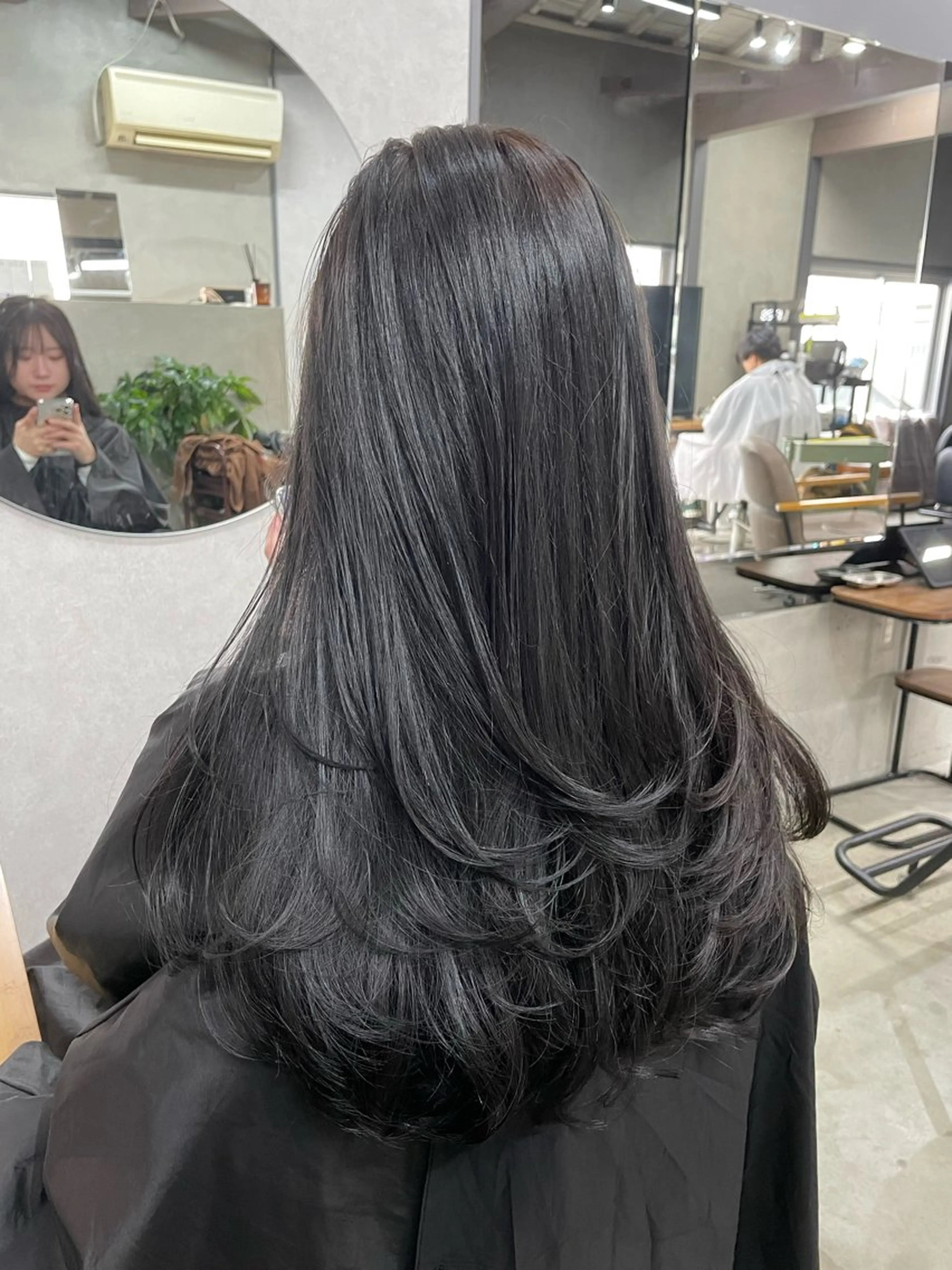 ロング カラー レイヤーカット AIRI layer cut hairのヘアスタイル