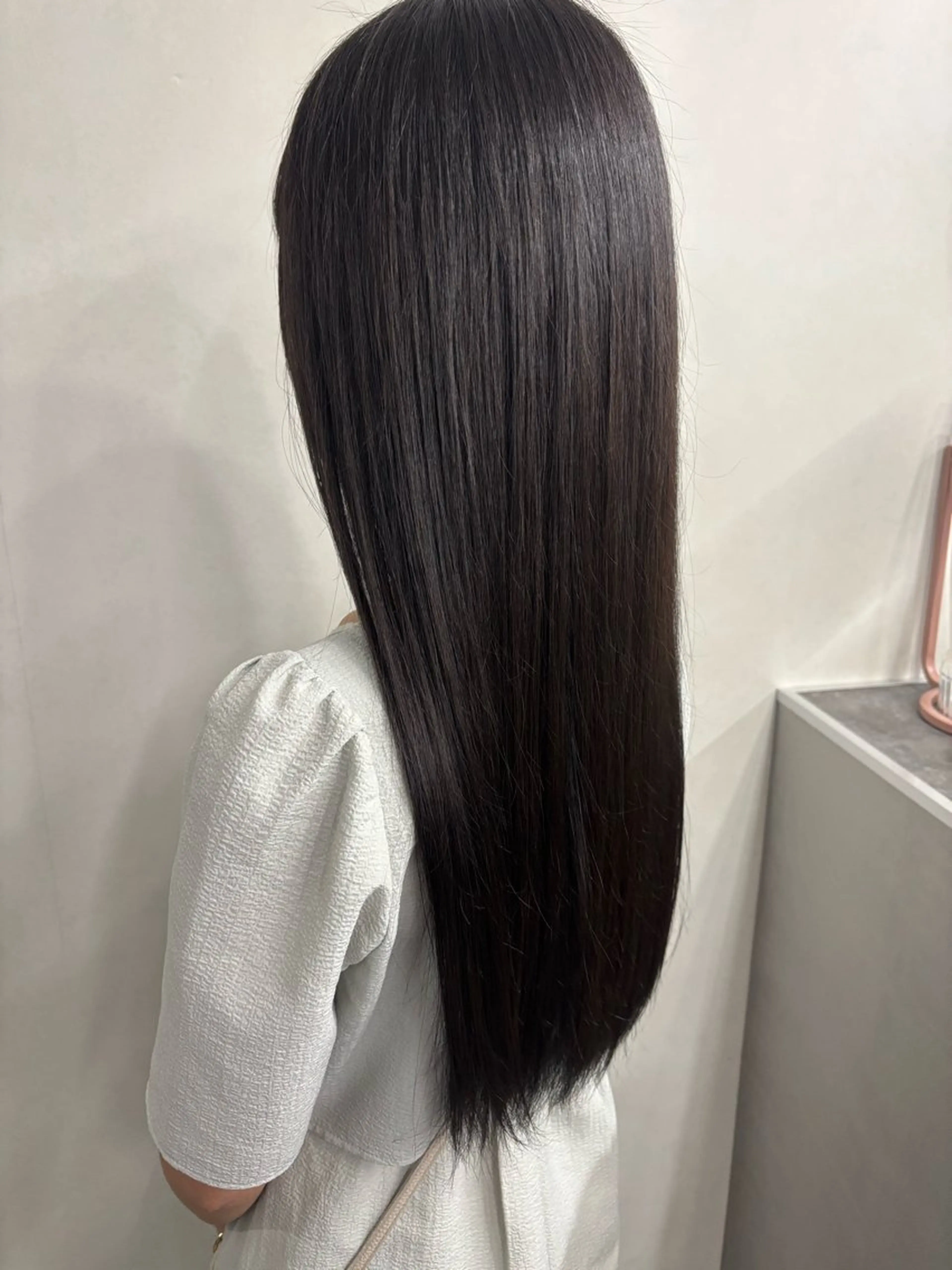 ロング カラー 長谷川 日南のヘアスタイル