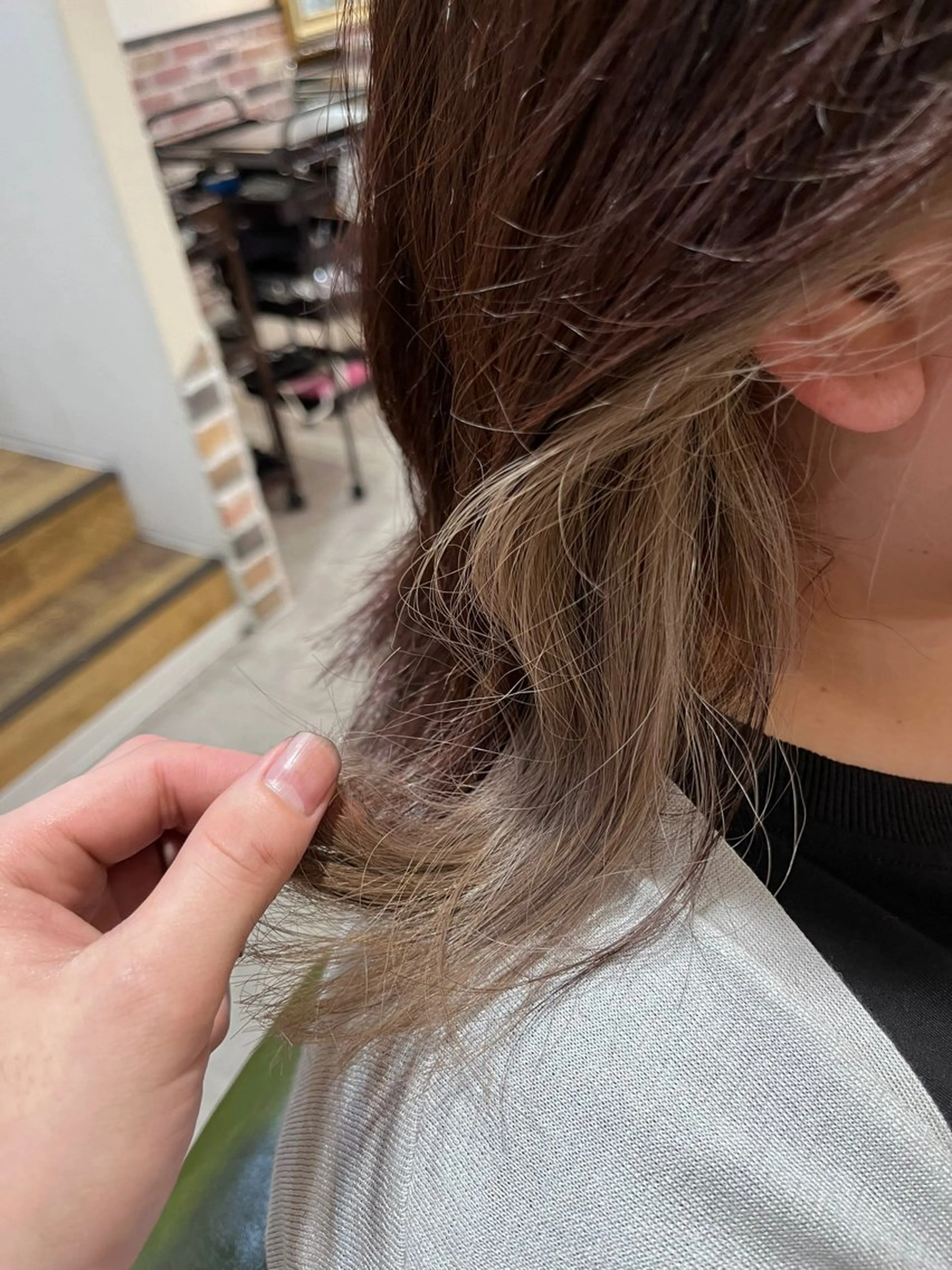 ショート ヘアカラー 飯星慧斗 /ブリーチ、縮毛矯正のヘアスタイル