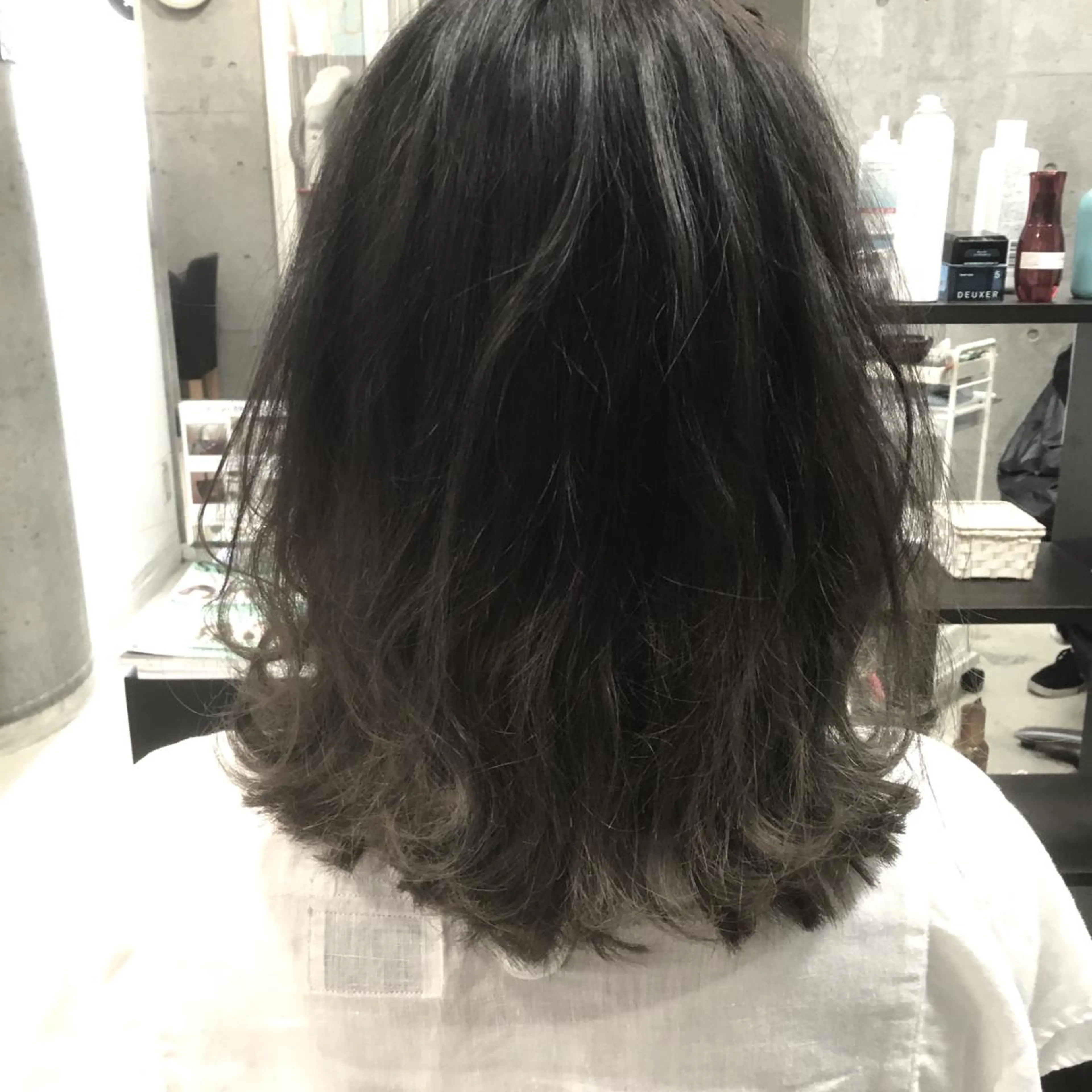 ミディアム 切りっぱなしボブ ボブ 外ハネヘア brace 立花のヘアスタイル