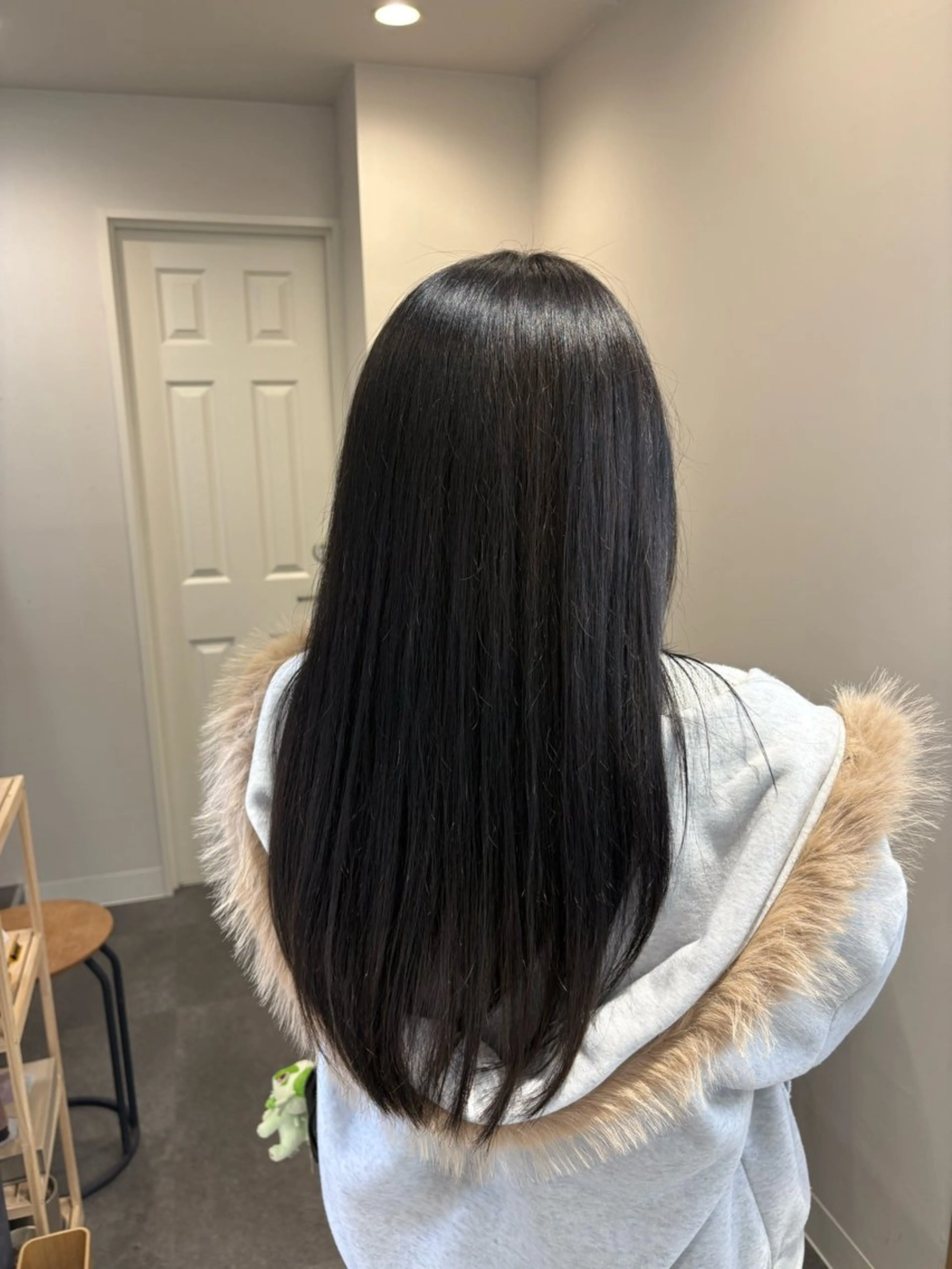 カラー ダークグレー カット ヘアカラー 奥村 奈々加のヘアスタイル