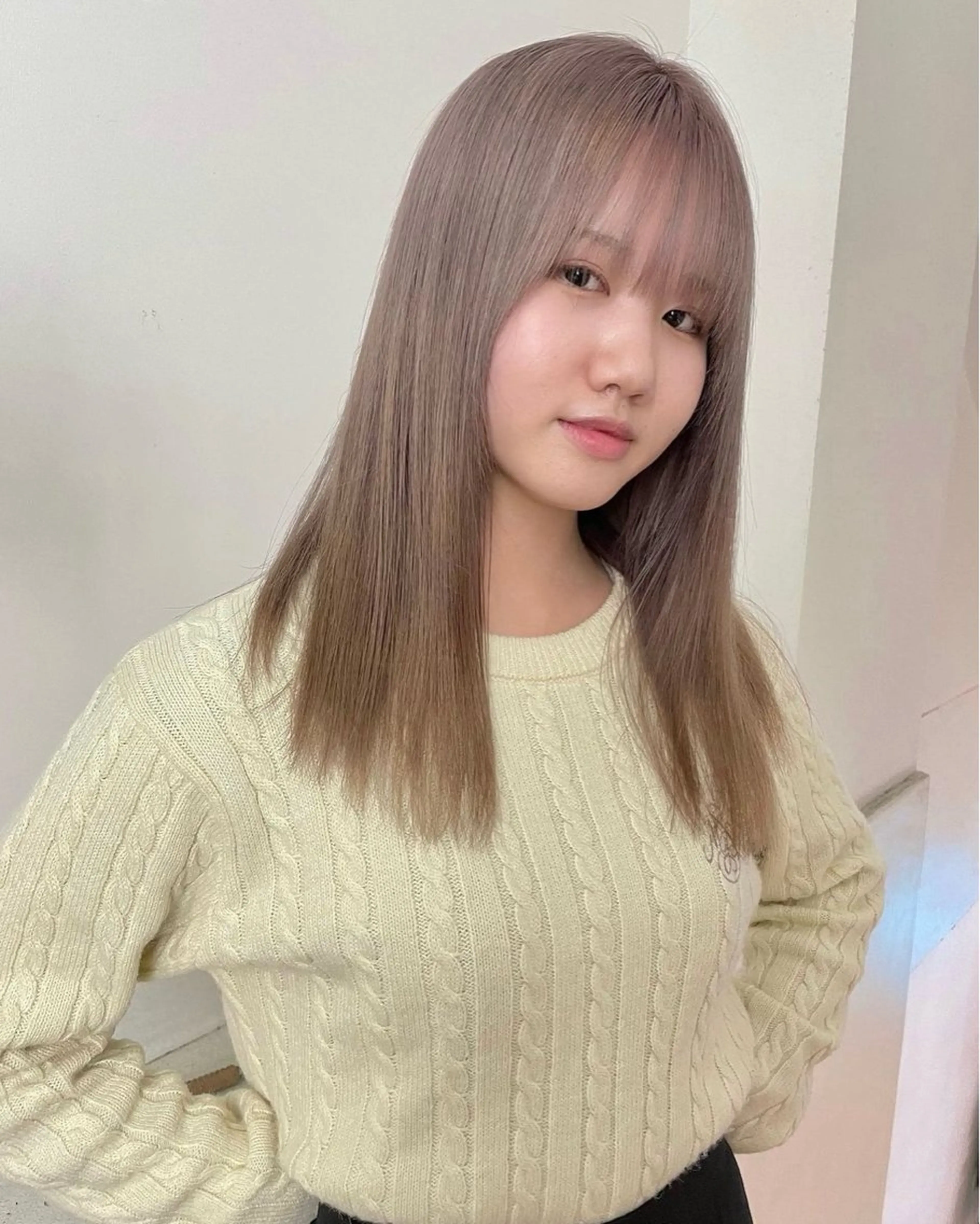 セミロング ヘアカラー ハイトーン/レイヤー nail 百咲💌のヘアスタイル