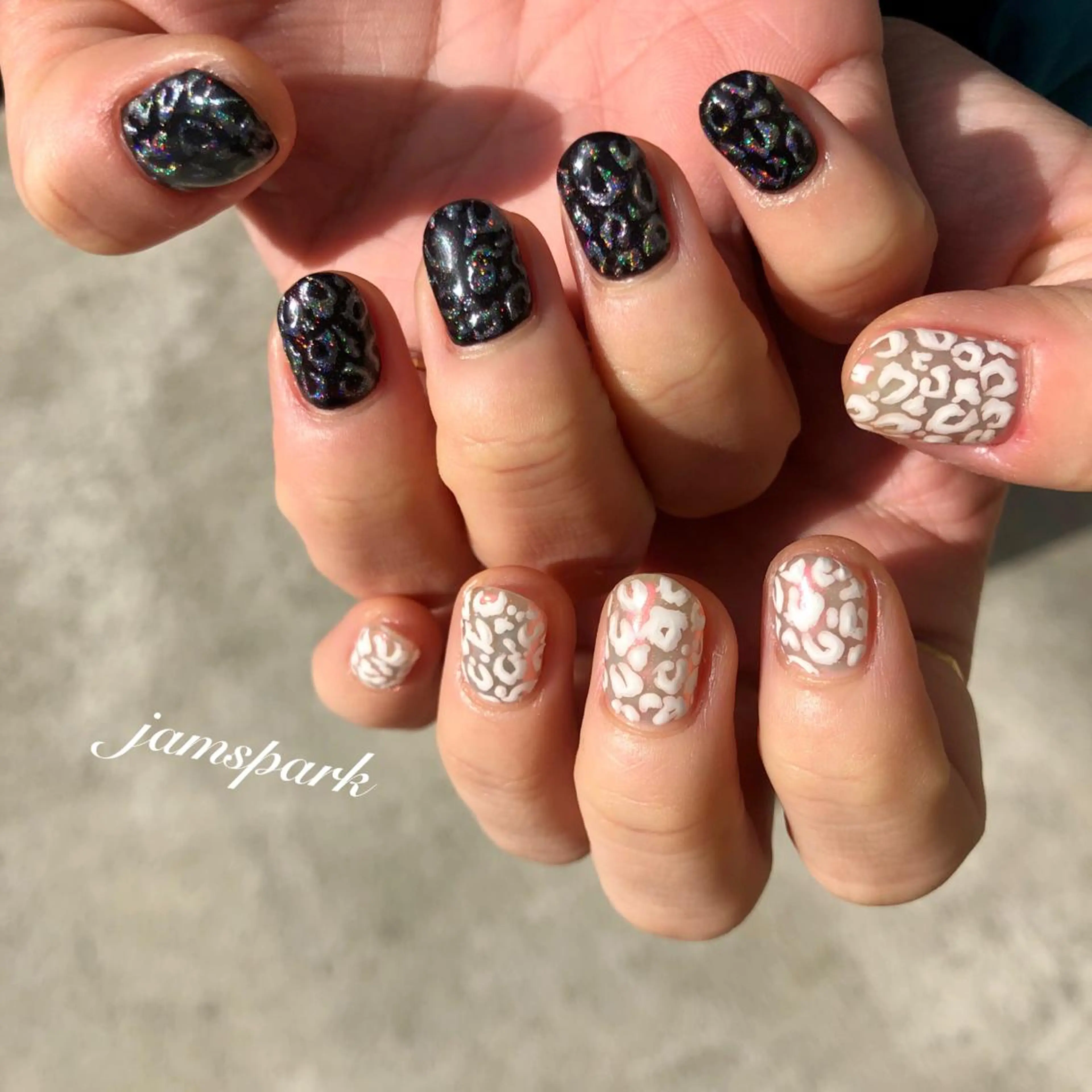 ネイル アニマル柄 アートネイル ジェルネイル キラキラネイル ニュアンスネイル ハンドネイル jamspark ✨のネイルデザイン