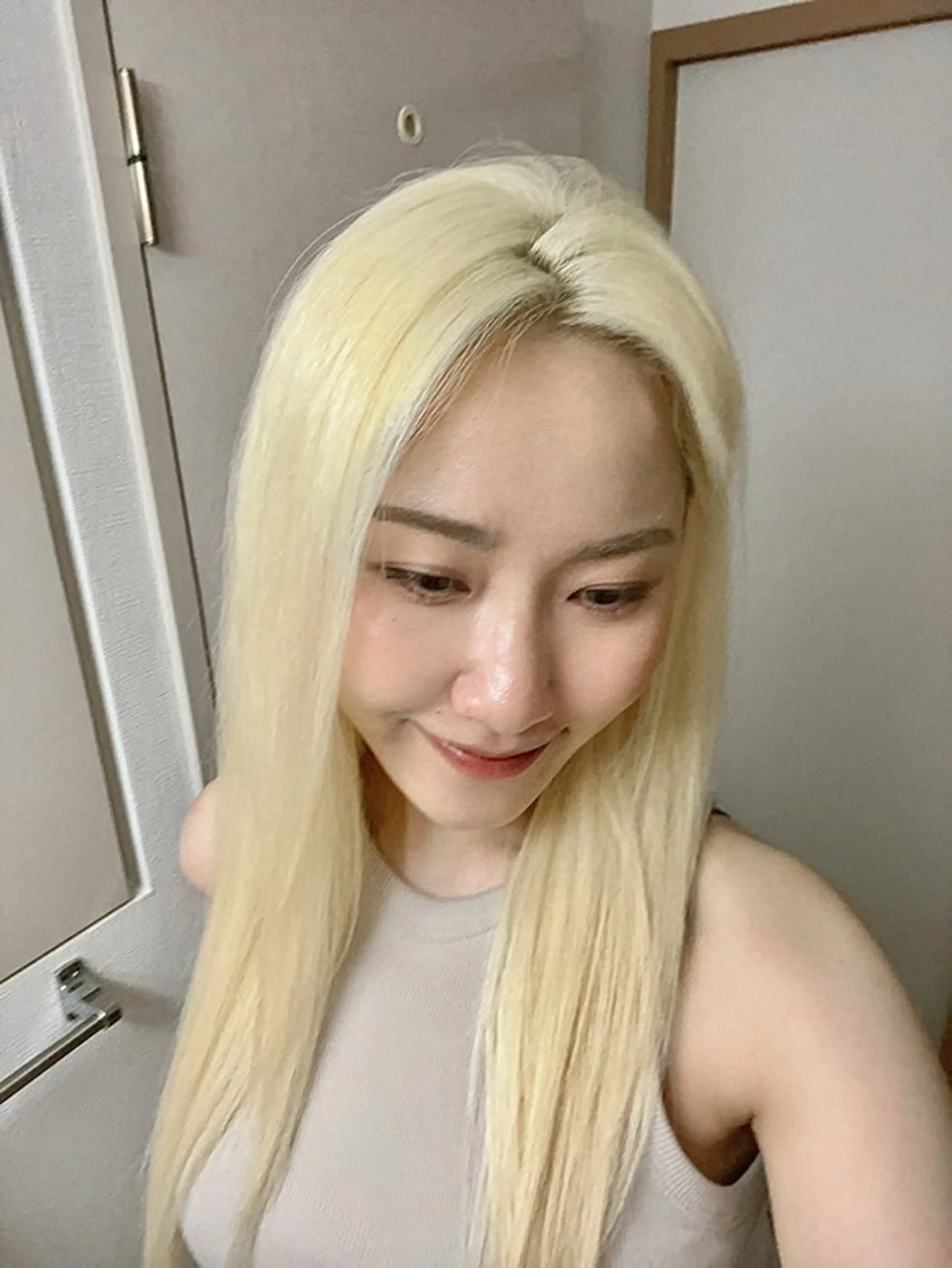 ロング カラー ハイトーン/ピンク カラー/めい🎀のヘアスタイル