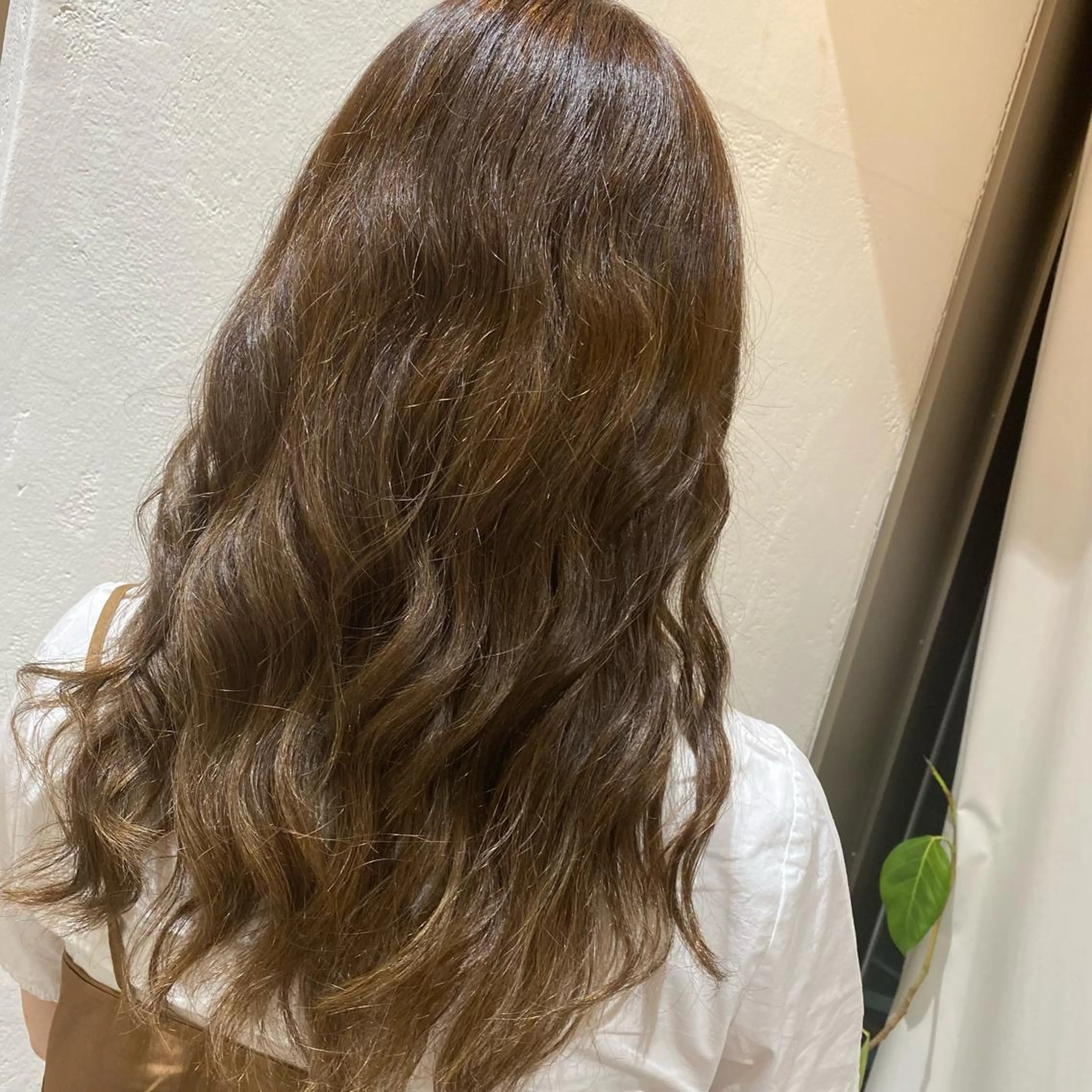 ロング カラー 透明感カラー グレージュ ハイライトカラー オリーブグレージュ オリーブグレー 髙田 知香のヘアスタイル