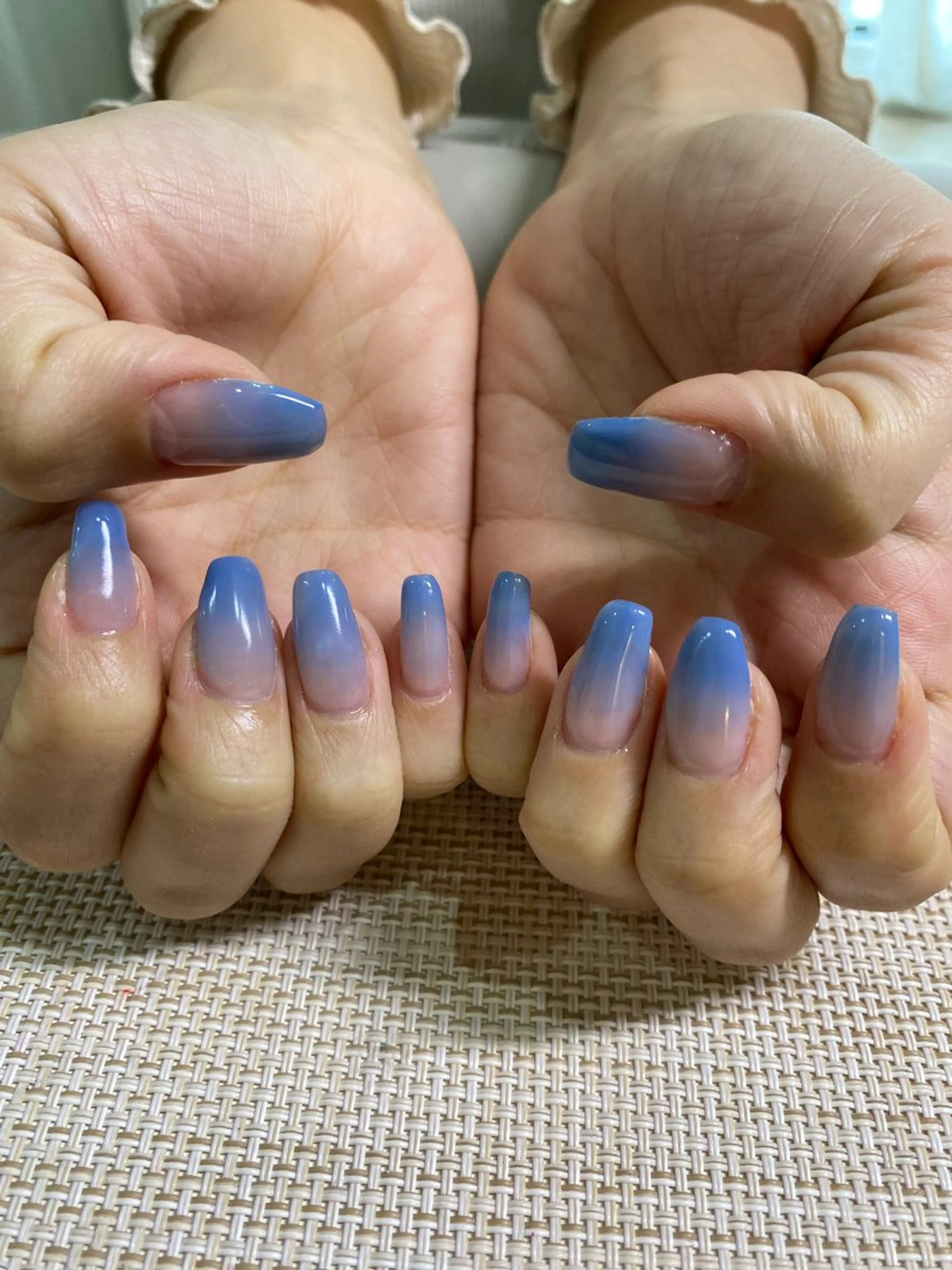 ネイル ブルー グラデーション ハンドネイル mieux YUKoのネイルデザイン