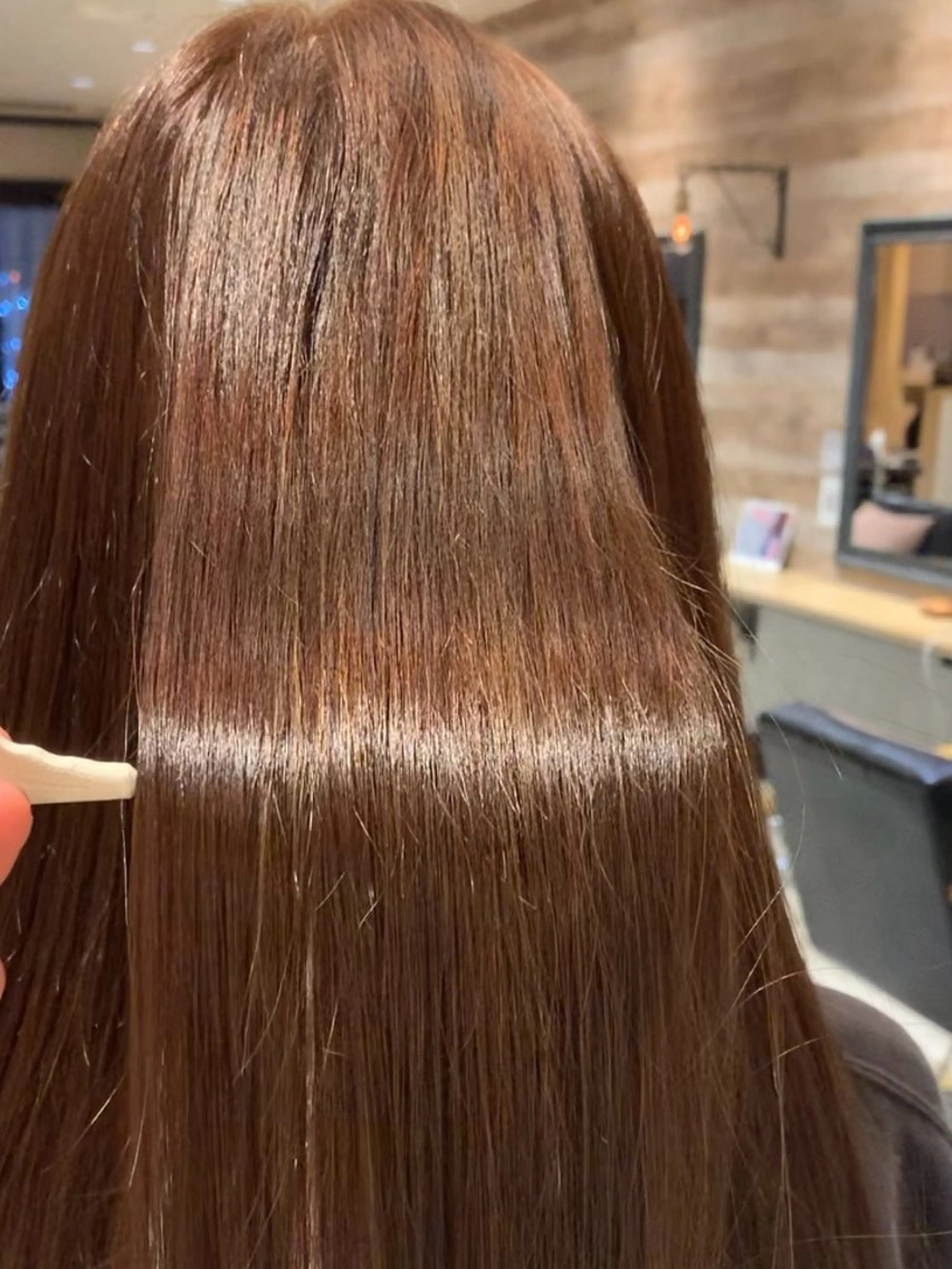 ロング カラー ブリーチ ブラウンカラー イルミナカラー ブリーチなしカラー 髪質改善 佐藤 杏奈のヘアスタイル