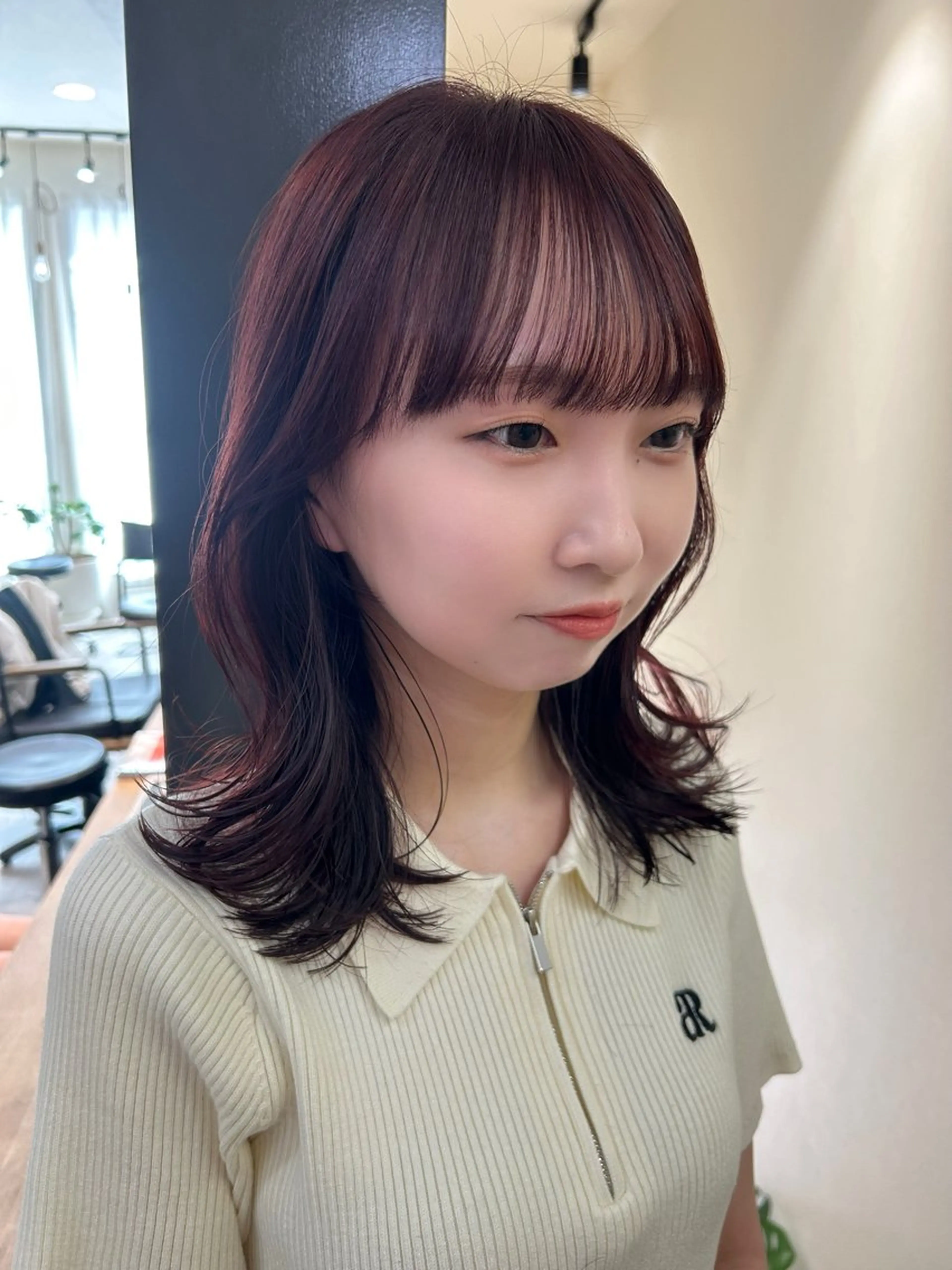 セミロング カラー ブリーチ ボルドーカラー ブリーチなしカラー カット ヘアカラー トリートメント hub hair レイヤー/透明感のヘアスタイル