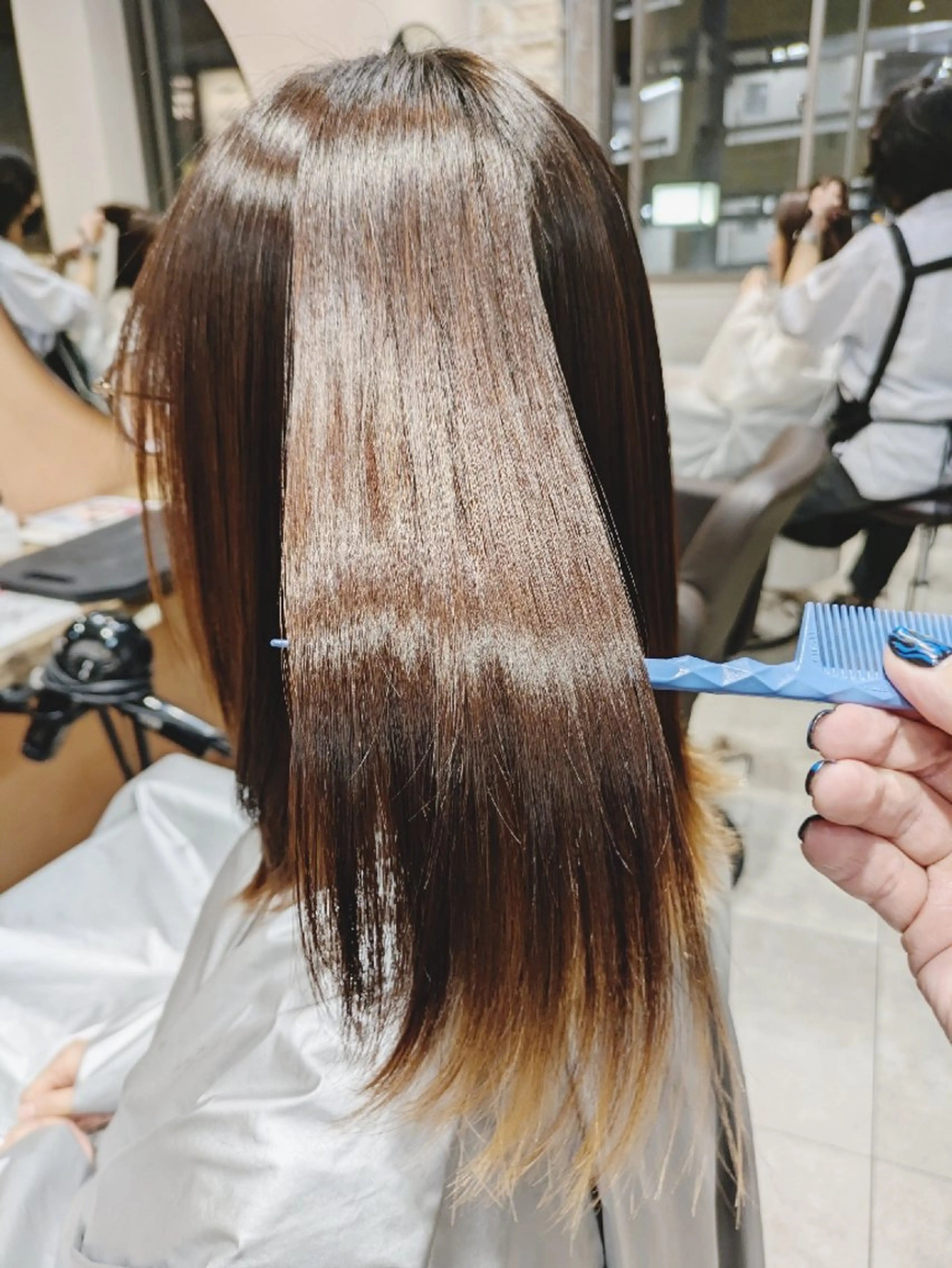 カット&プラチナ縮毛矯正&艶トリートメントの写真