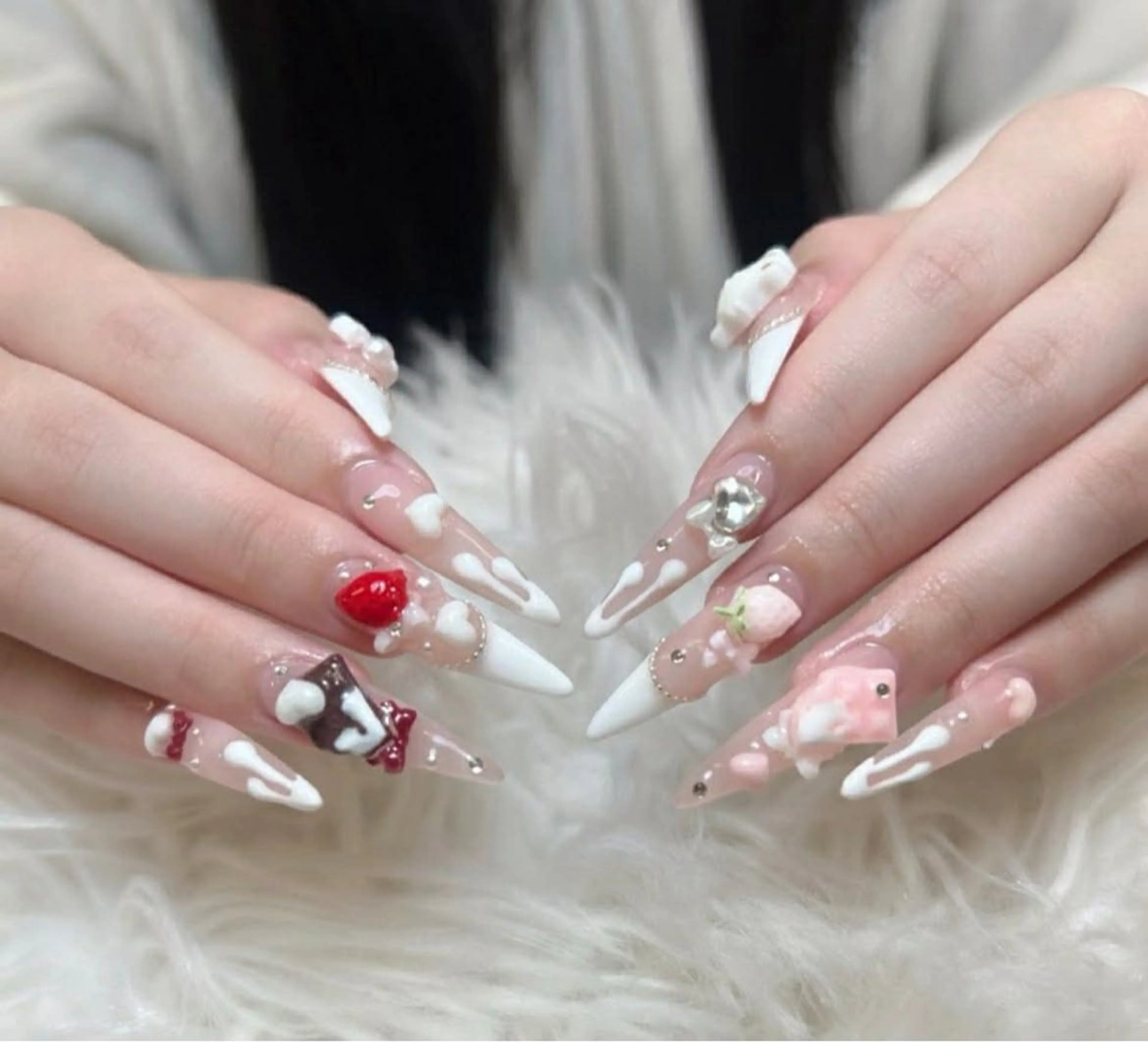 ネイル アートネイル オーロラネイル チークネイル 長さ出し フットネイル ハンドネイル ハンドケア Mio_ Noiranailのネイルデザイン