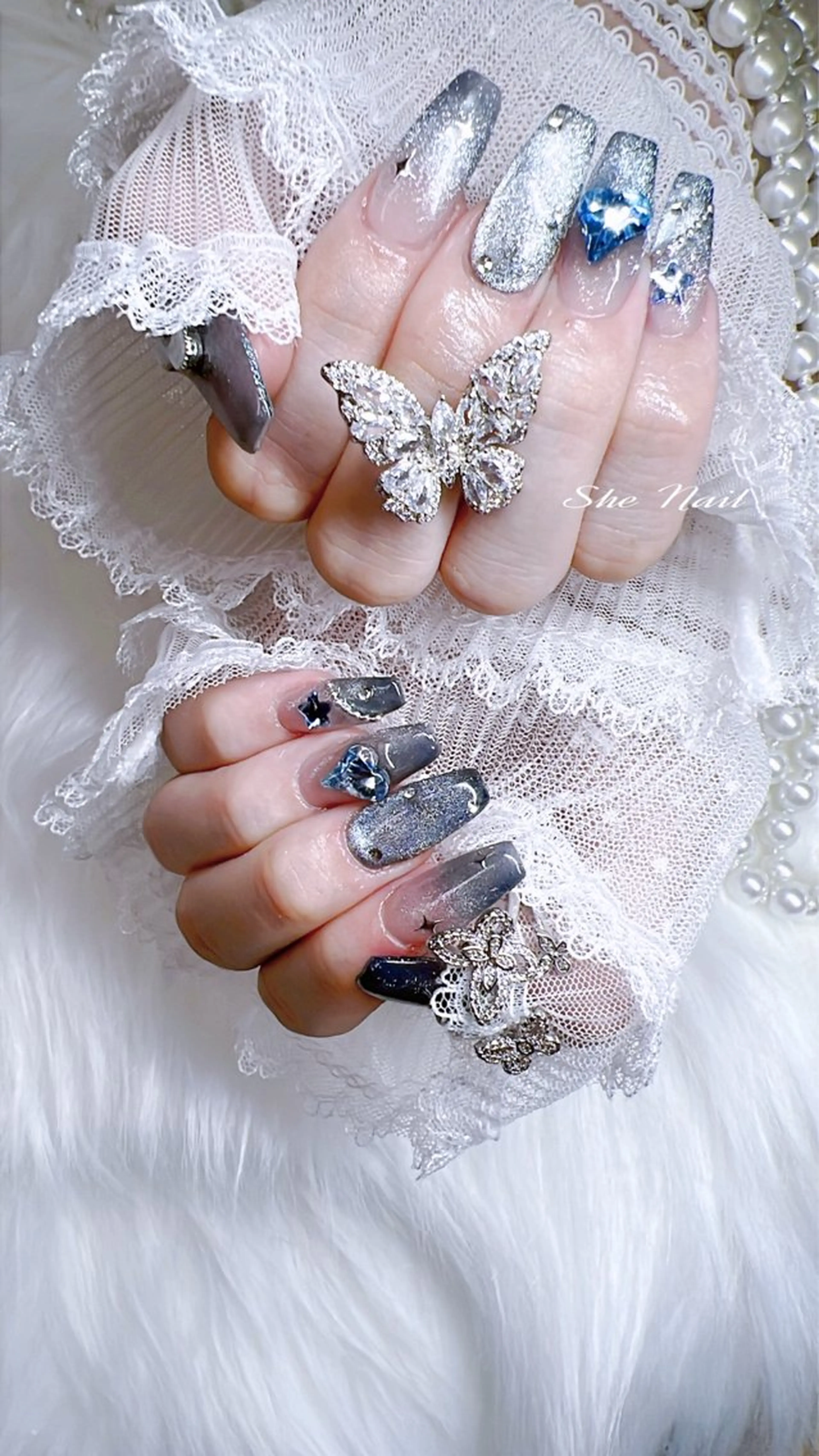 ネイル チークネイル 成人式 長さ出し フレンチネイル キラキラネイル She   Nail所属・ISA_ BELLAのネイルデザイン