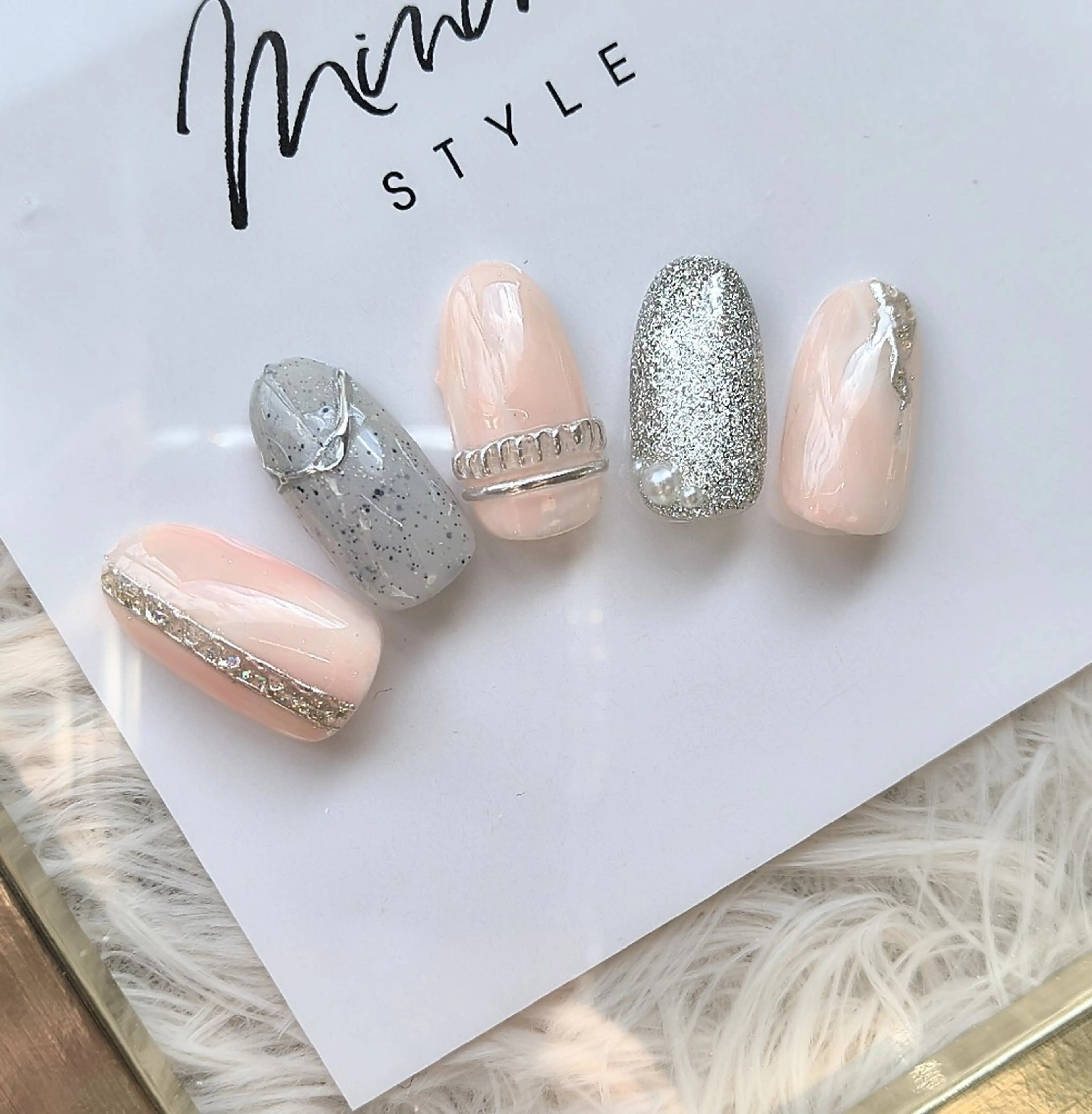 ネイル ガーリー ミラーネイル ニュアンスネイル オフィスネイル 島田 亜紀のネイルデザイン