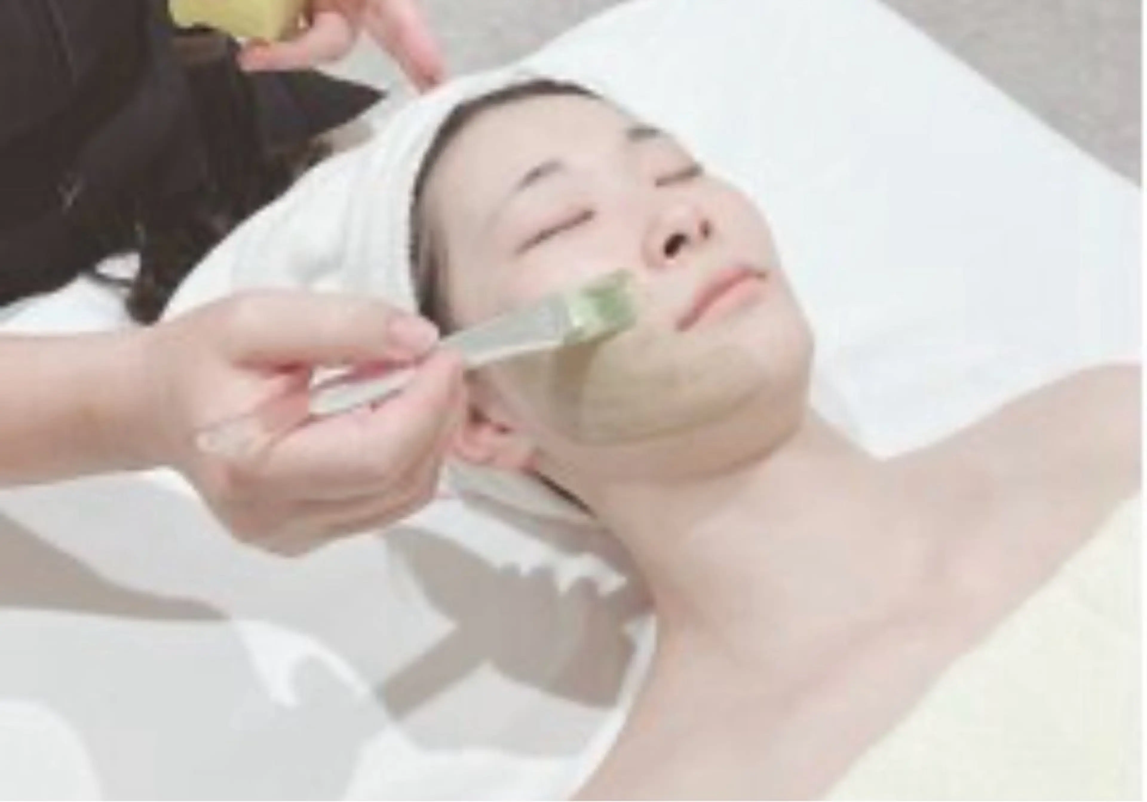 効果実感No.1🥇【透明感憧れツヤ肌】ハーブピーリング🌿+美白ハリ肌美容液導入🫧（60分）の写真