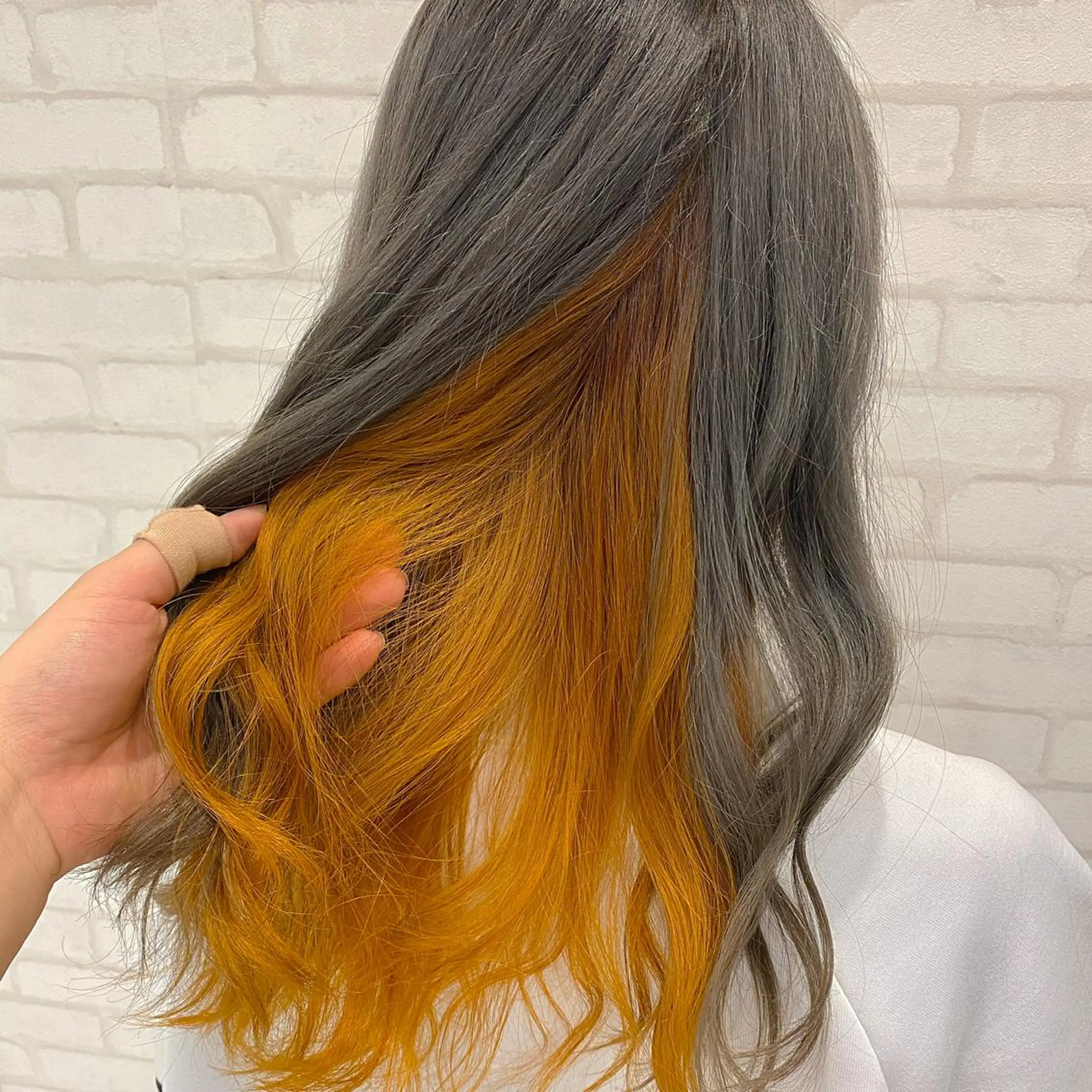 ロング カラー インナーカラー オレンジ 中川 拓弥のヘアスタイル