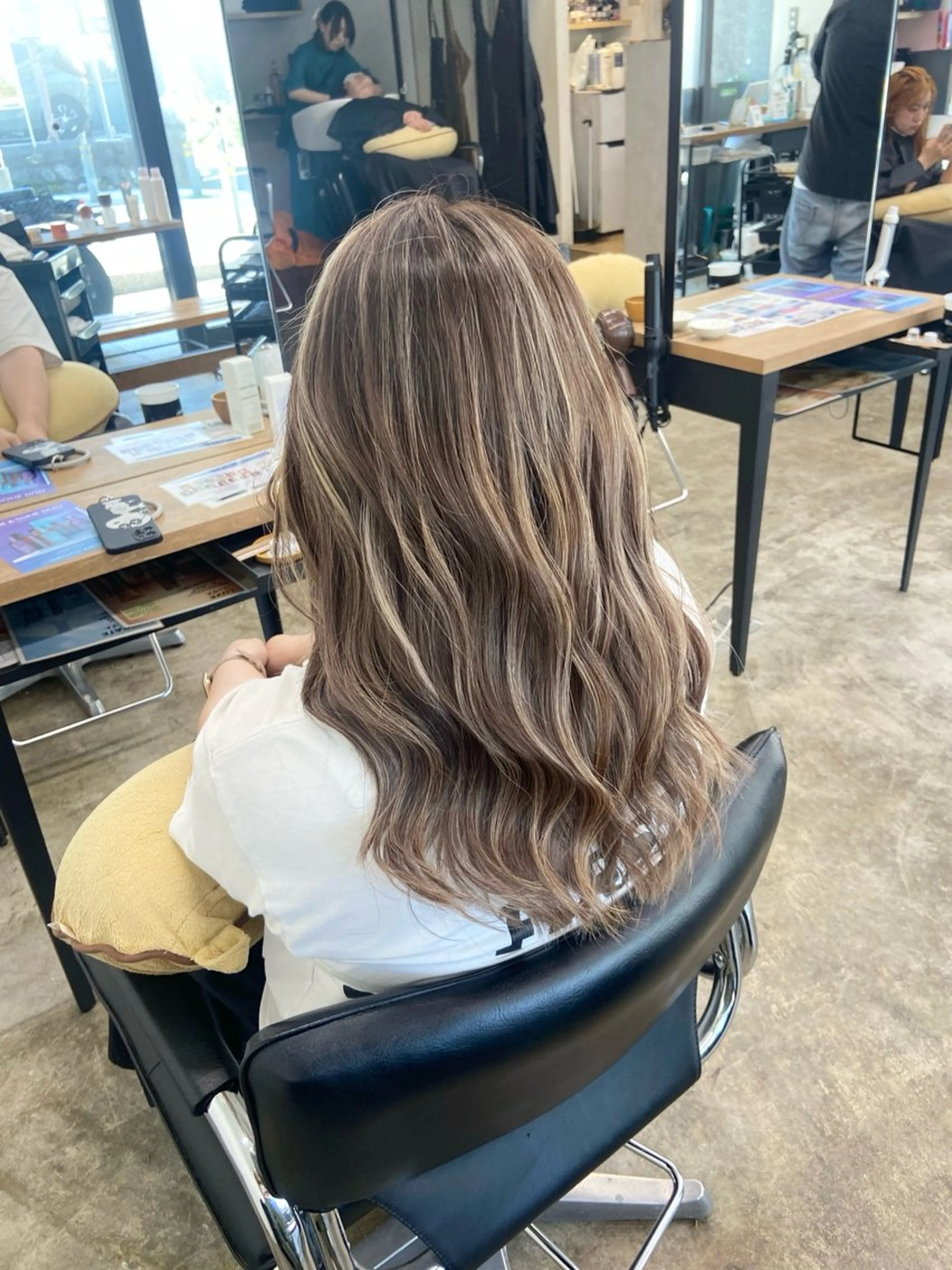 海外風White highlight🌺の写真