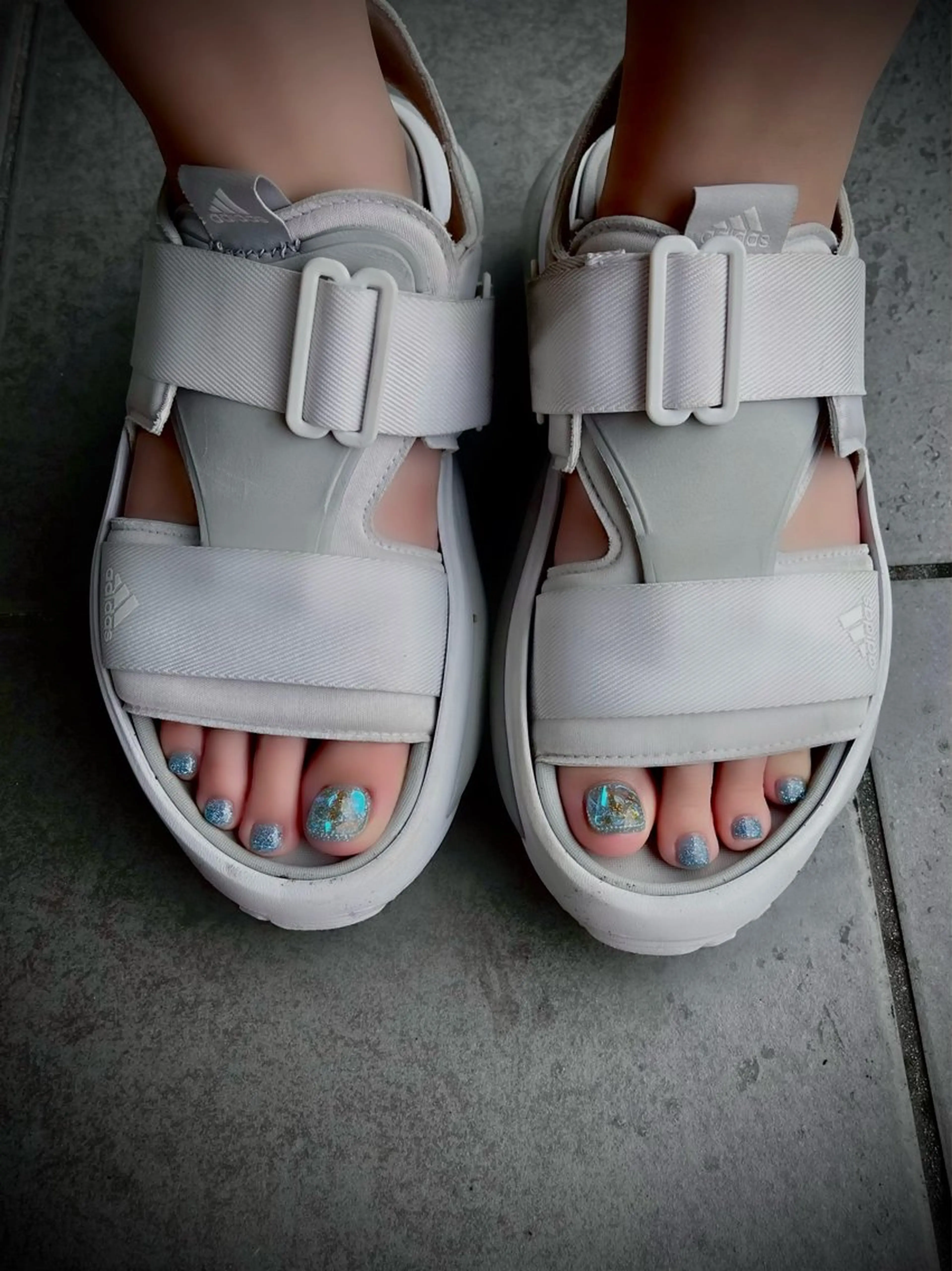 ネイル フットネイル キラキラネイル マグネットネイル ワンカラーネイル スカルプネイル nine.🦋 YUKOのネイルデザイン