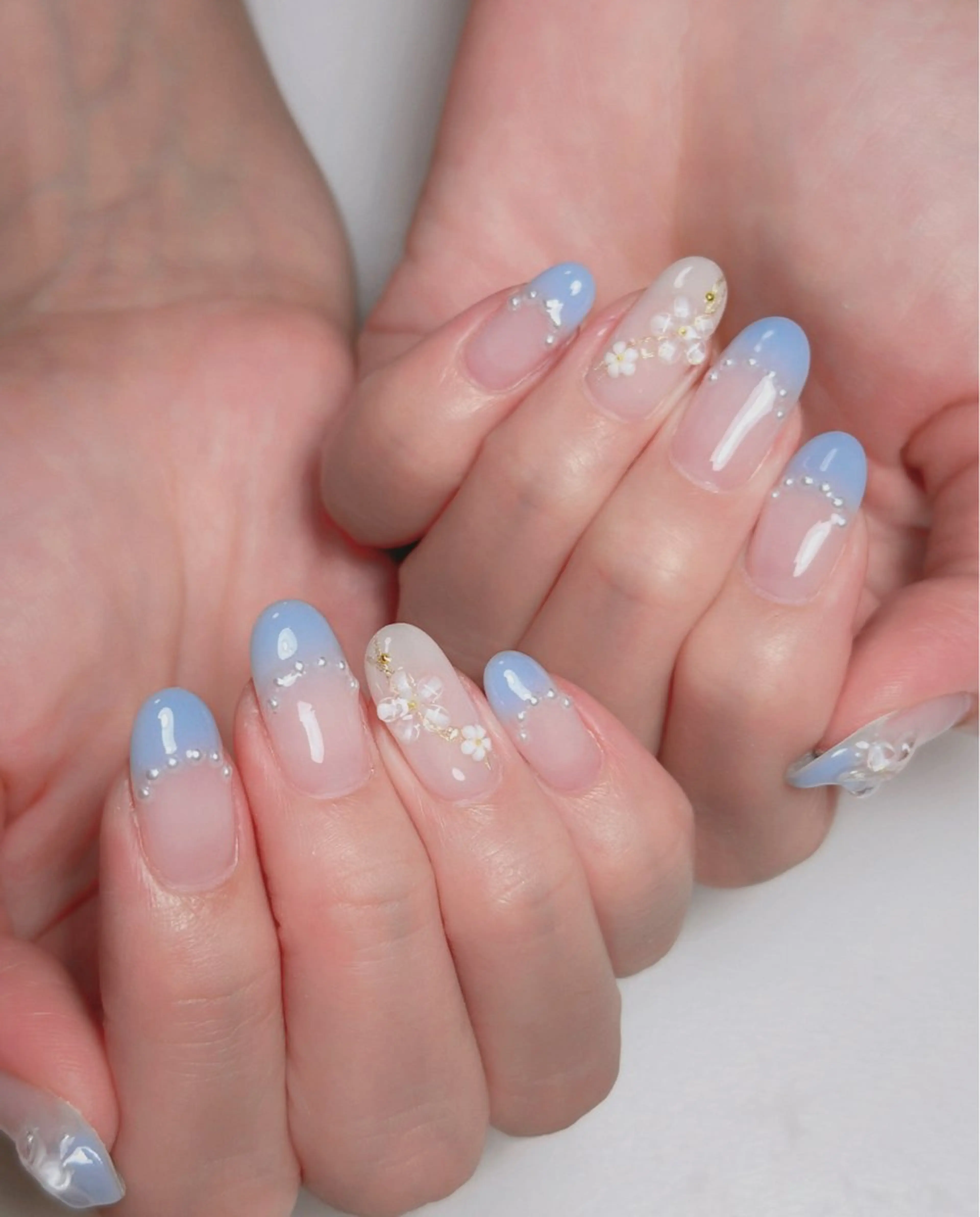 ネイル オーロラネイル 長さ出し フットネイル ラメ(グリッター) ラメグラデーション ハンドネイル 👍thumbs up nail👍のネイルデザイン