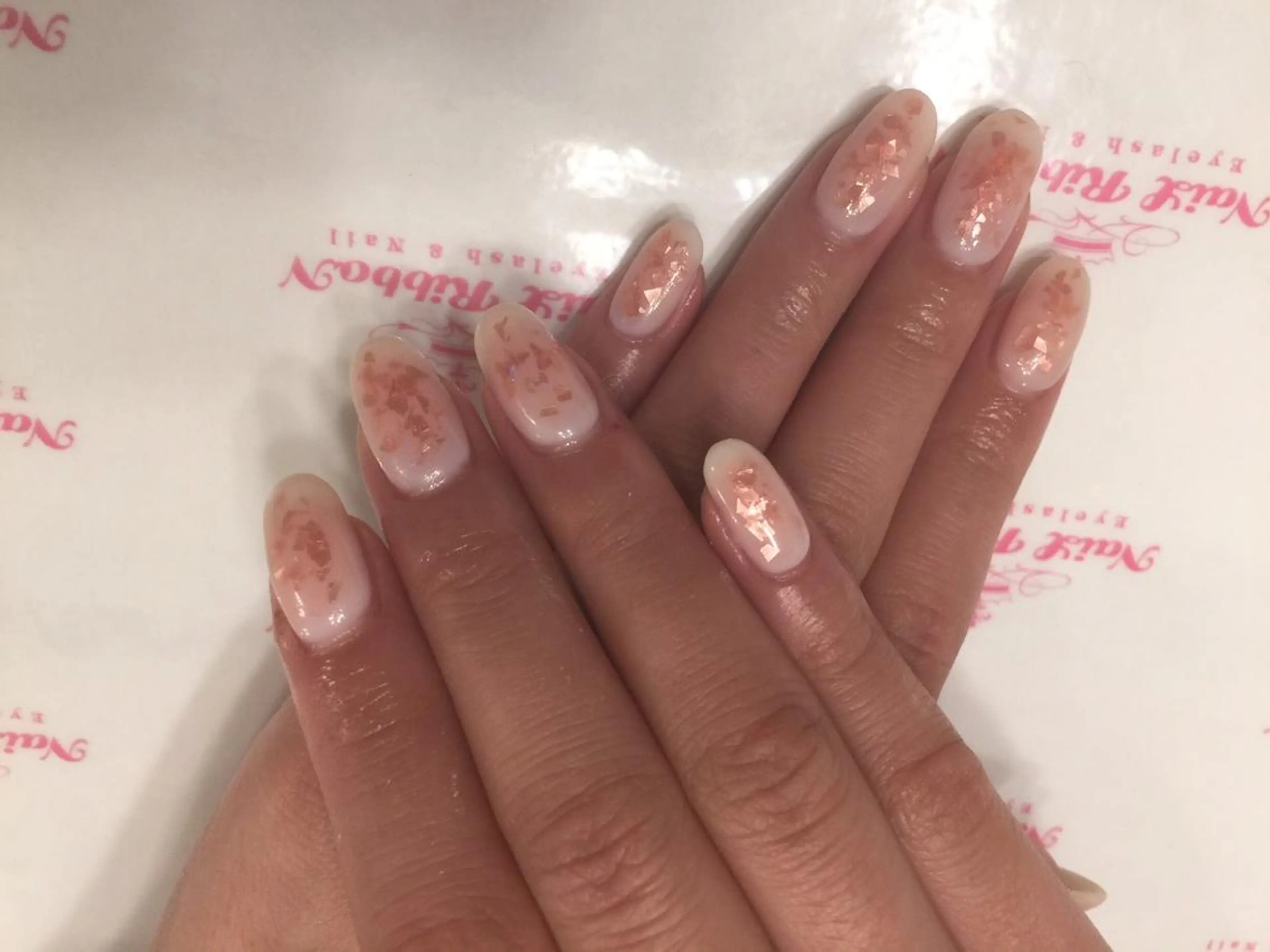 ネイル ネイルリボン 受付スタッフのネイルデザイン