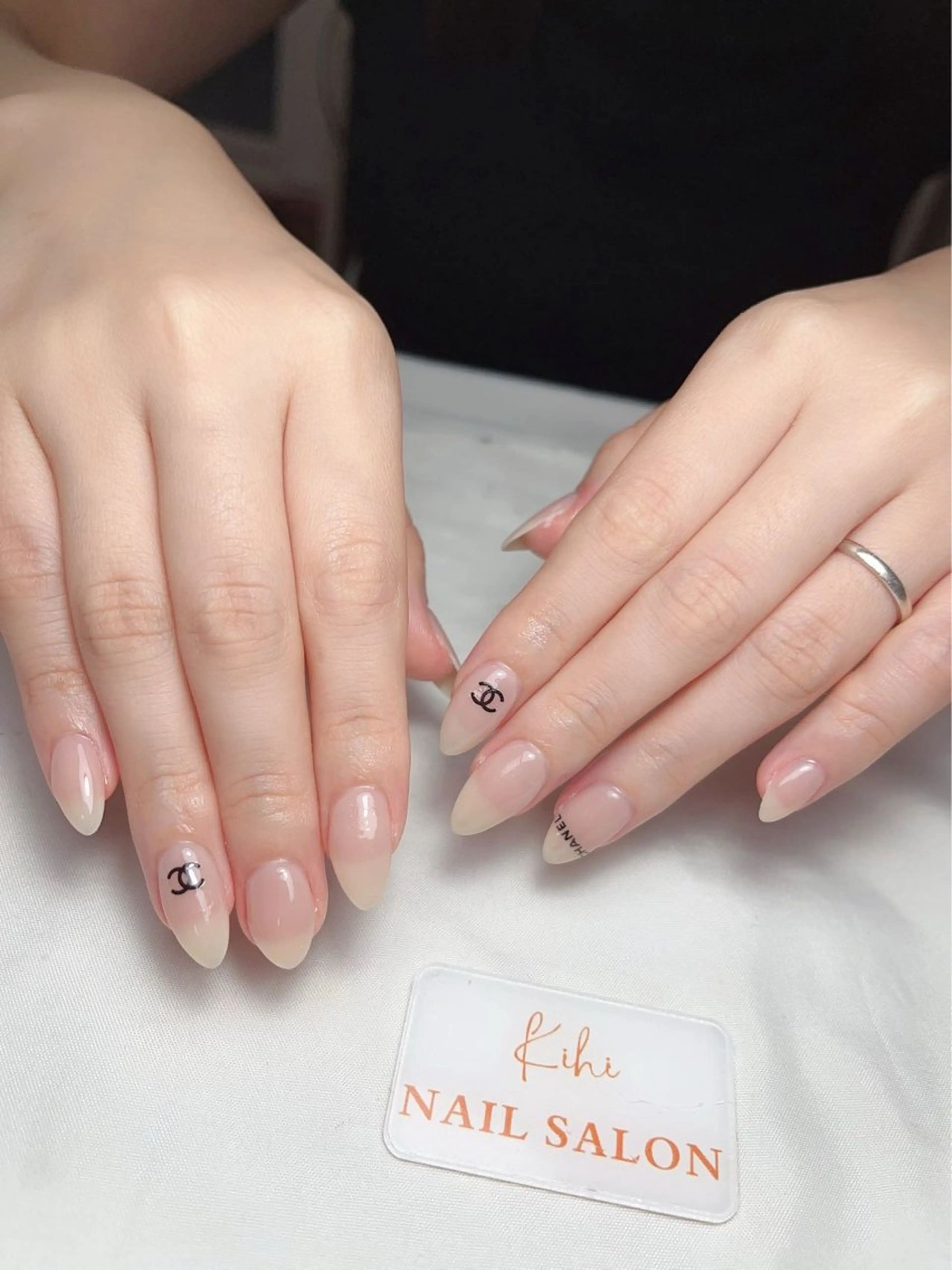 ネイル アートネイル フレンチネイル ジェルネイル グラデーション 韓国ネイル ハンドネイル 💕鈴木ユリ パラジェル/オフ無料のネイルデザイン