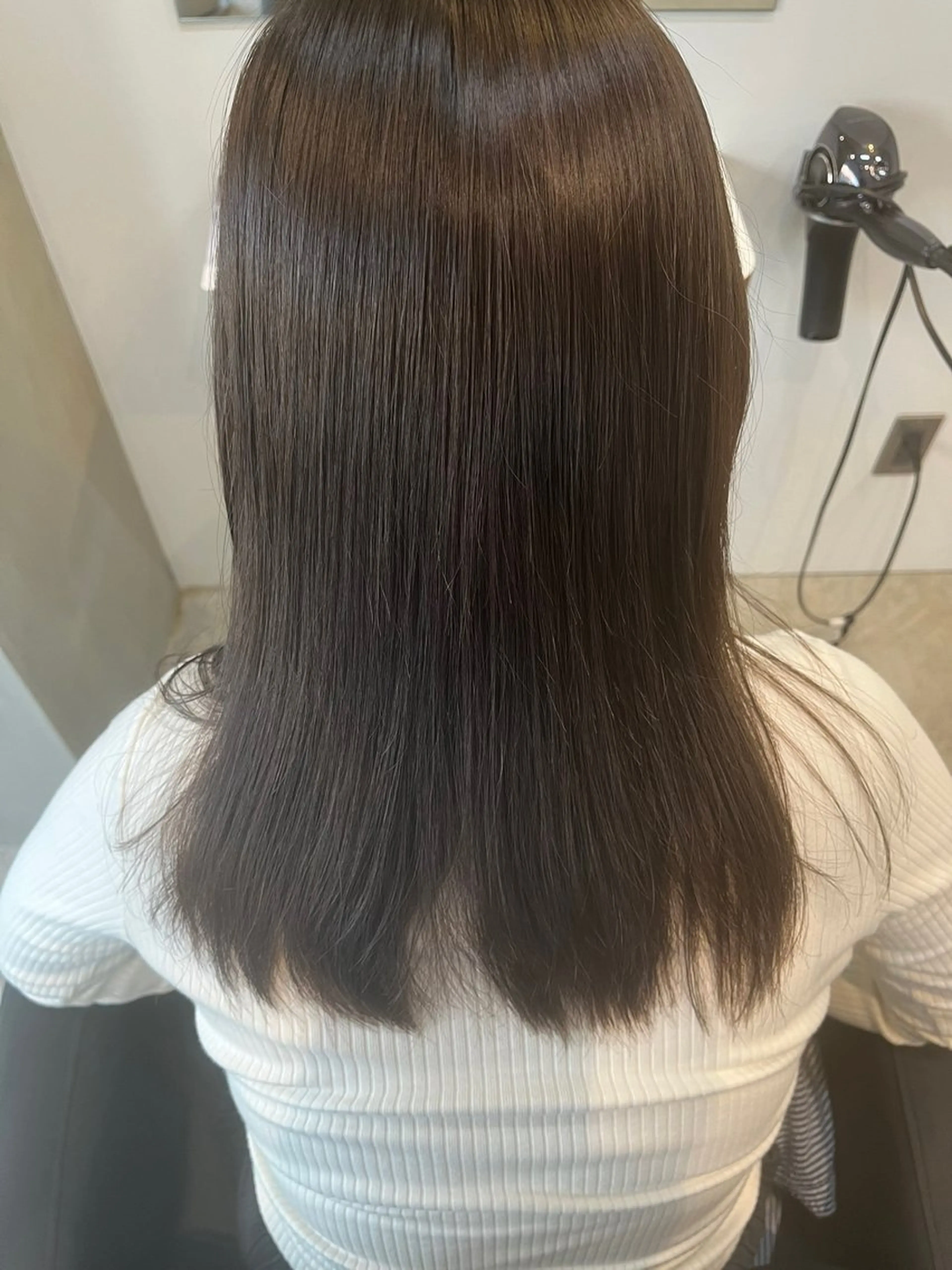 セミロング ヘアカラー 𝐩𝐞𝐚𝐤𝐲.所属・𝐩𝐞𝐚𝐤𝐲 ⋆⸜🧡⸝‍⋆菜々みのヘアスタイル