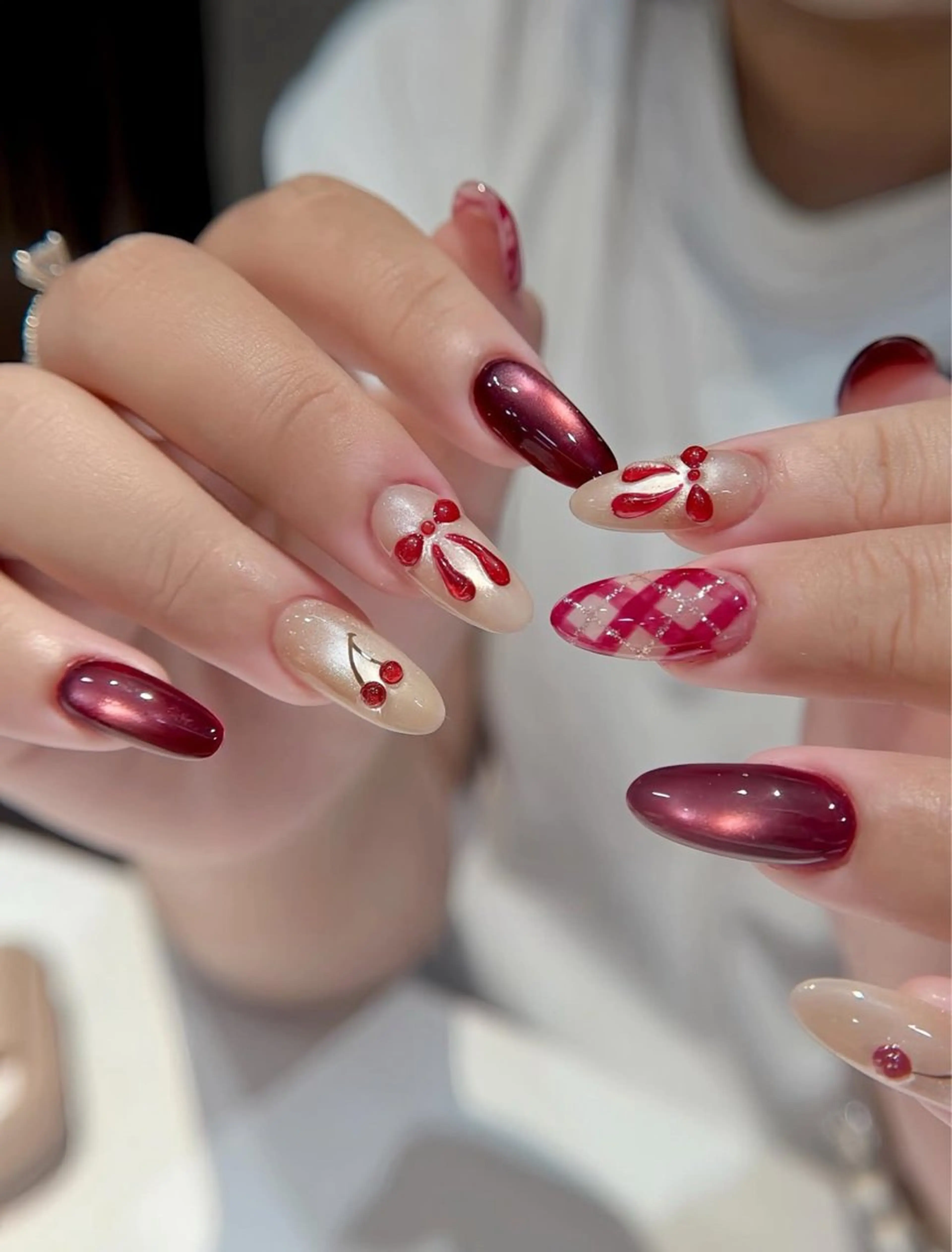 ネイル 成人式 キラキラネイル マグネットネイル ミラーネイル ニュアンスネイル ハンドネイル Lyna 池袋のネイルデザイン