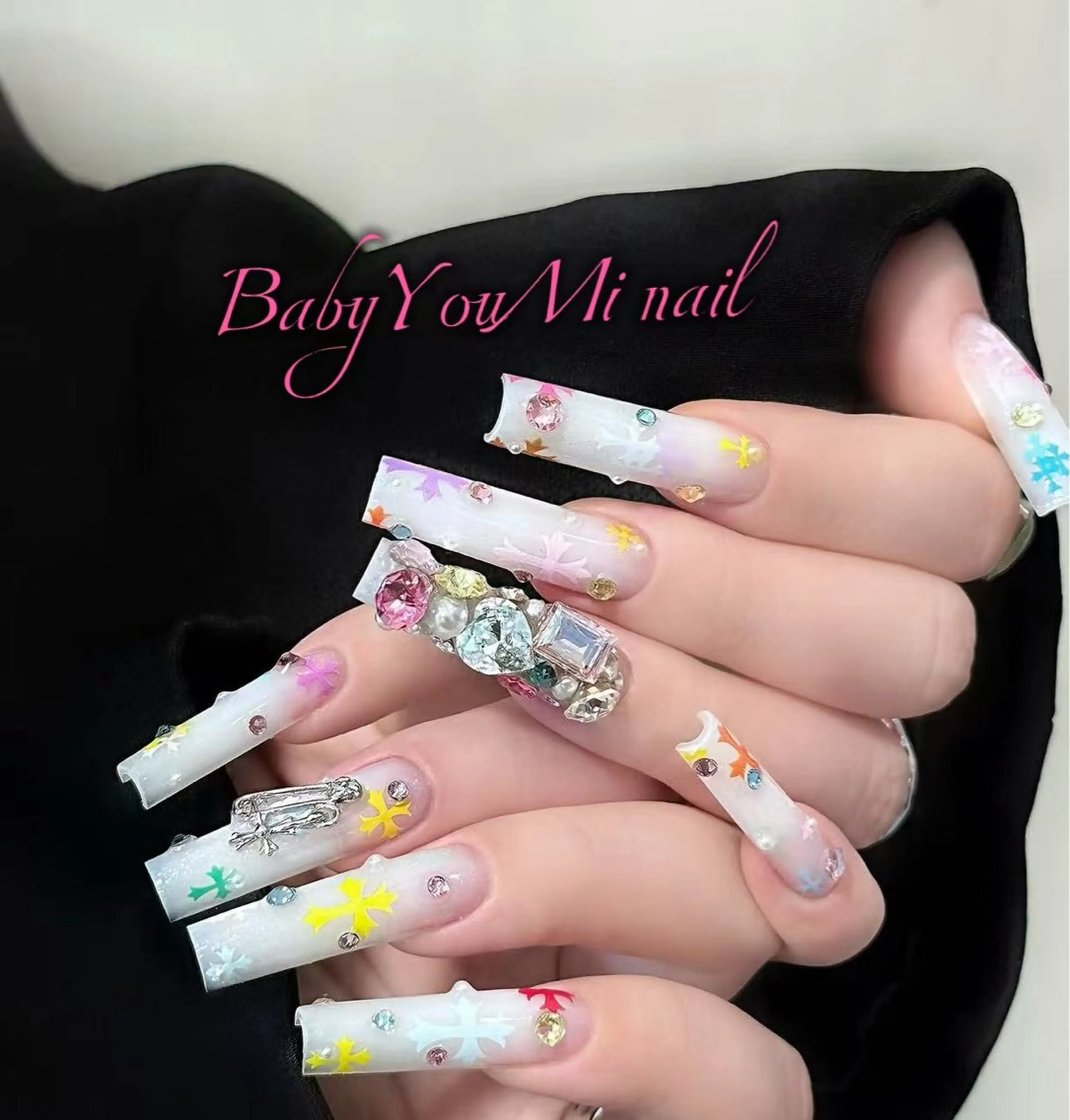 ネイル オーロラネイル フラワーネイル フットネイル フレンチネイル ジェルネイル ハンドネイル BabyYouMi nailのネイルデザイン