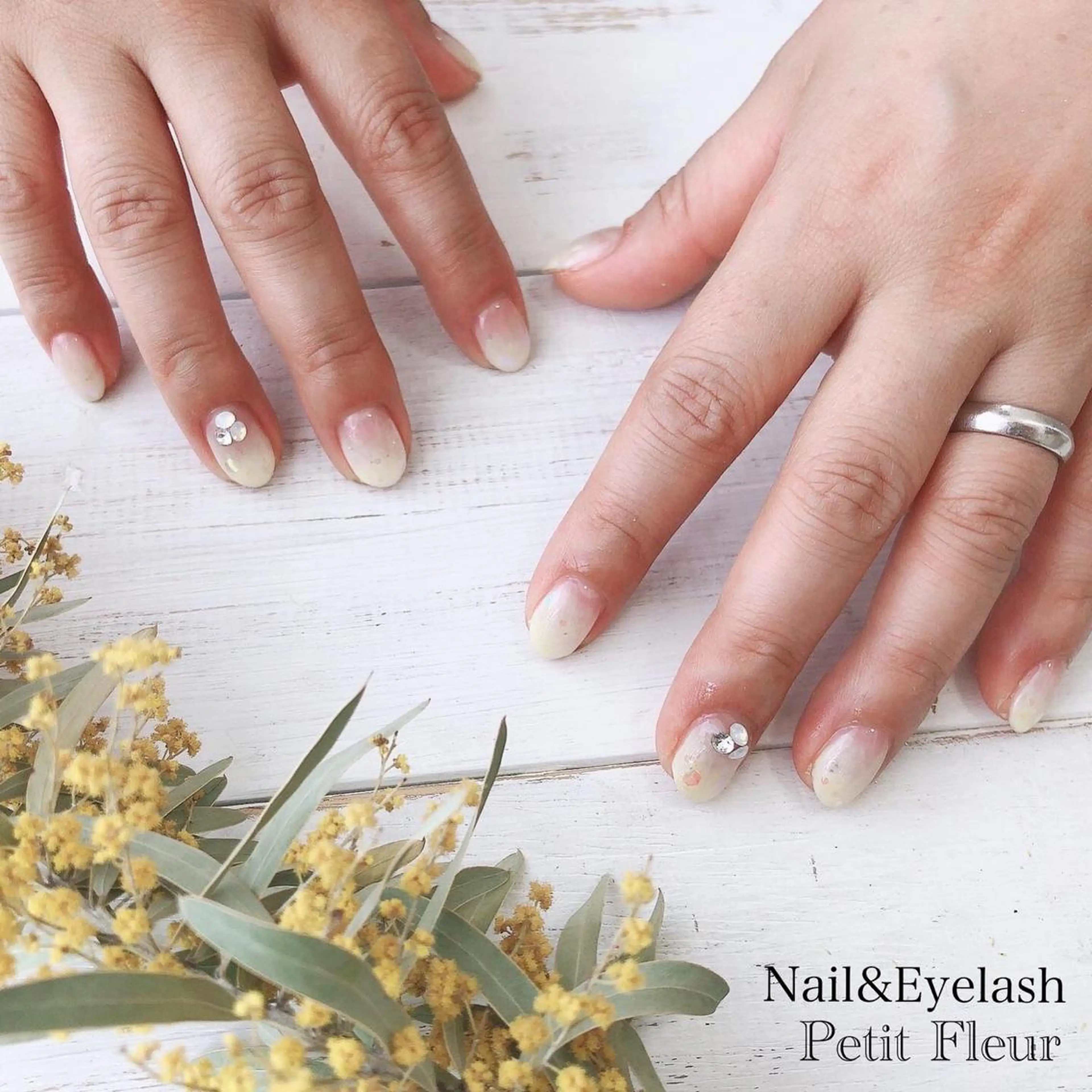 ネイル Petit Fleur所属・青柳 亜梨奈のマツエク・マツパデザイン