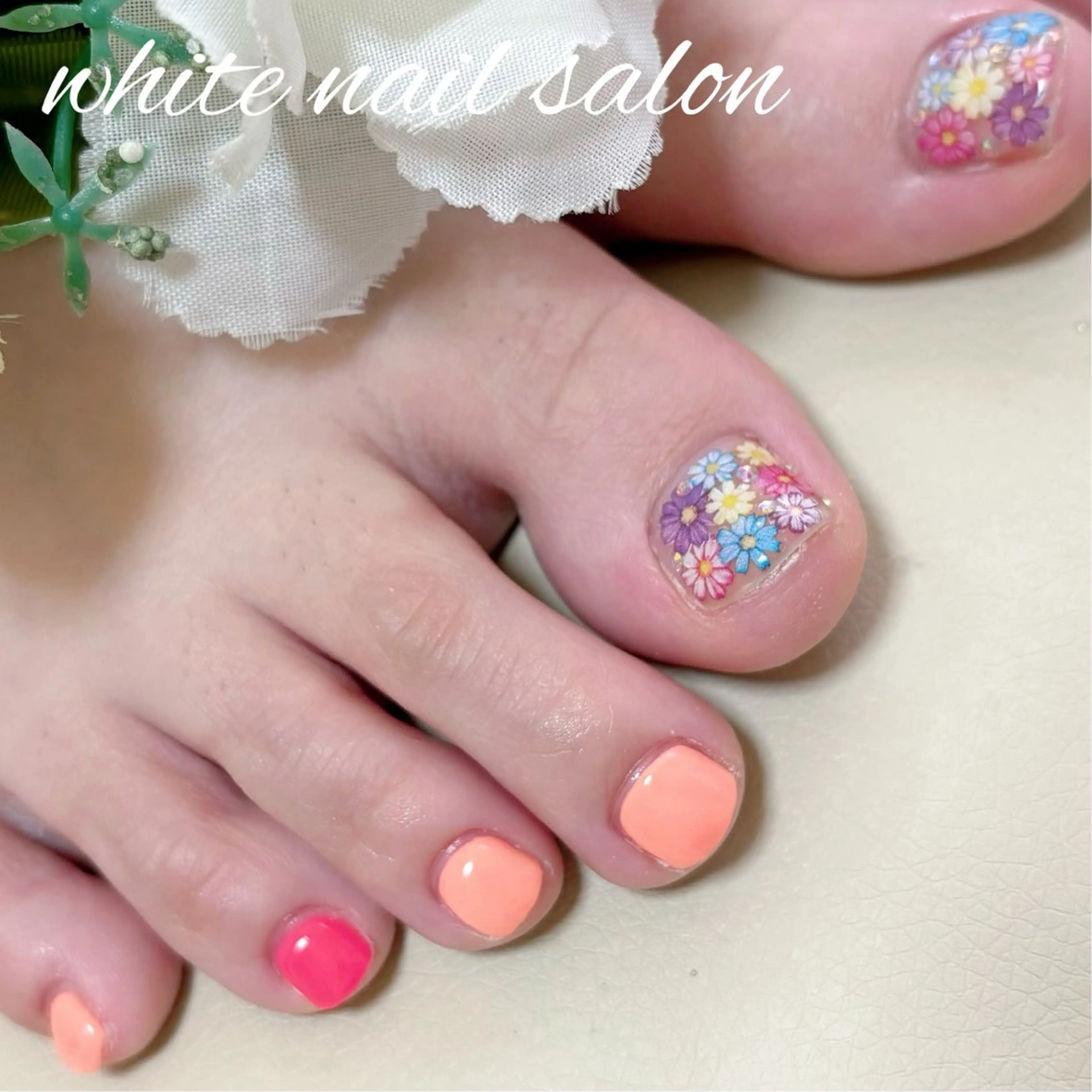 ネイル ホワイト フットネイル white nail salonのネイルデザイン