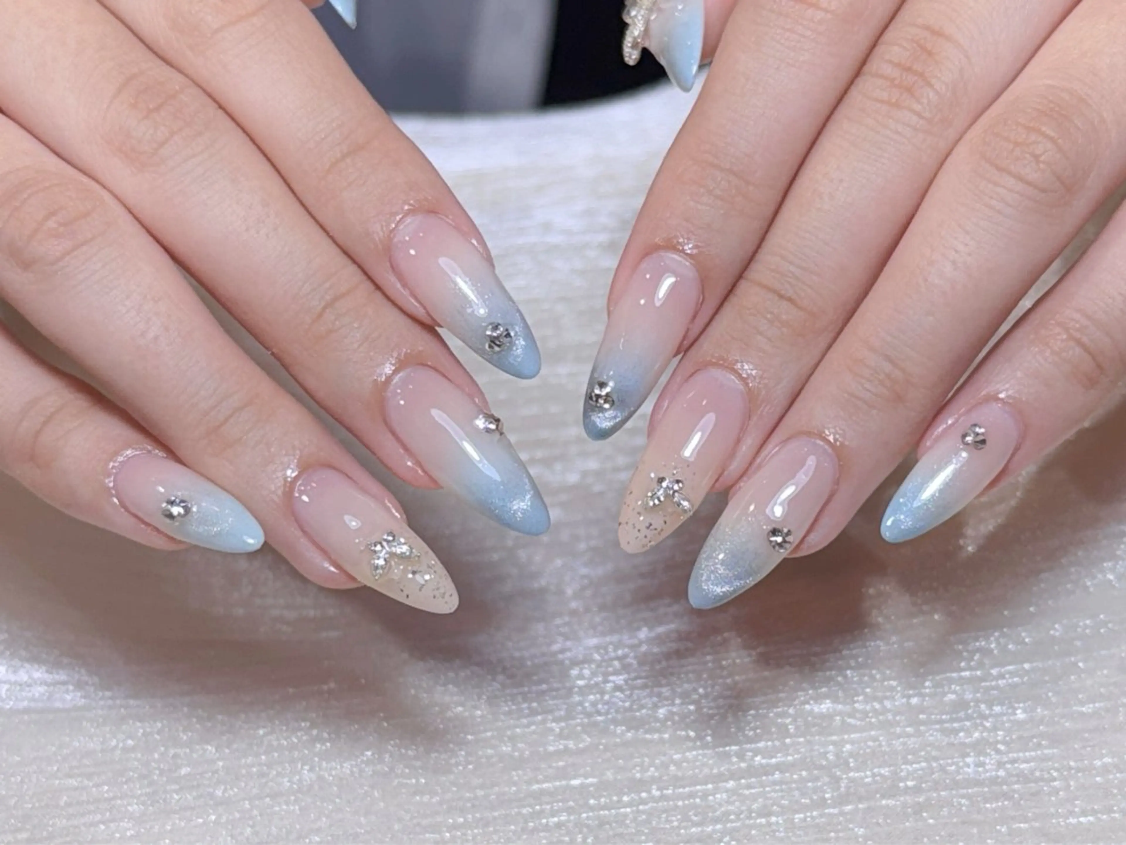 ネイル アートネイル オーロラネイル ガーリー キラキラネイル 韓国ネイル ハンドネイル 3_Leah_ Nailのネイルデザイン