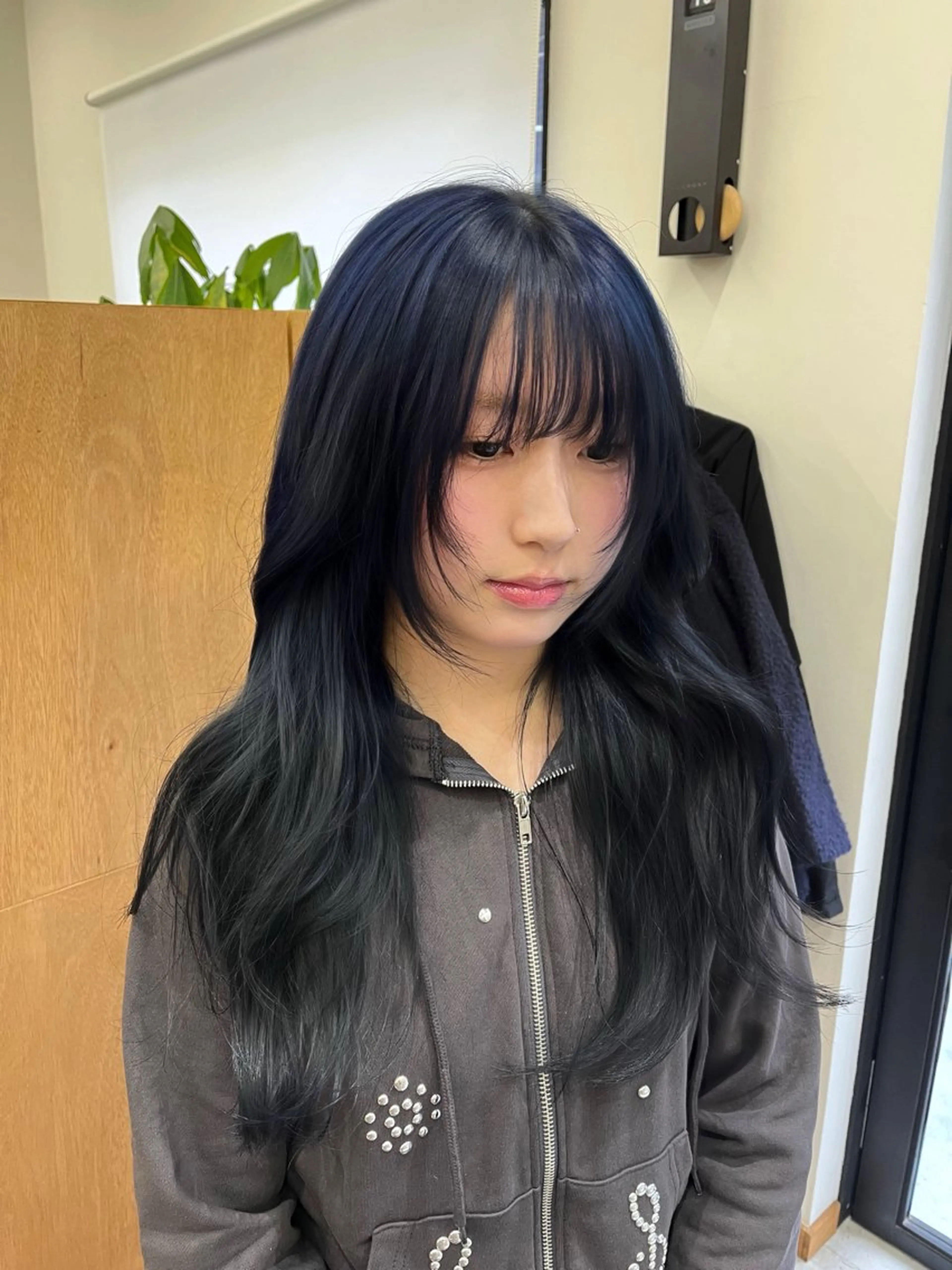 ロング カラー 黒髪 グラデーションカラー ネイビーカラー ヘアカラー miyu /レイヤー/ブリーチのヘアスタイル